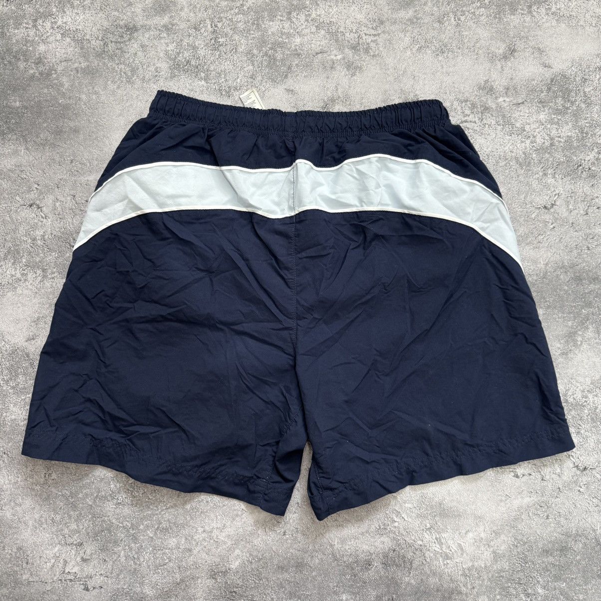 Vintage Vintage Nike Nylon Shorts Y2K Size US 34 / EU 50 - 9 Thumbnail