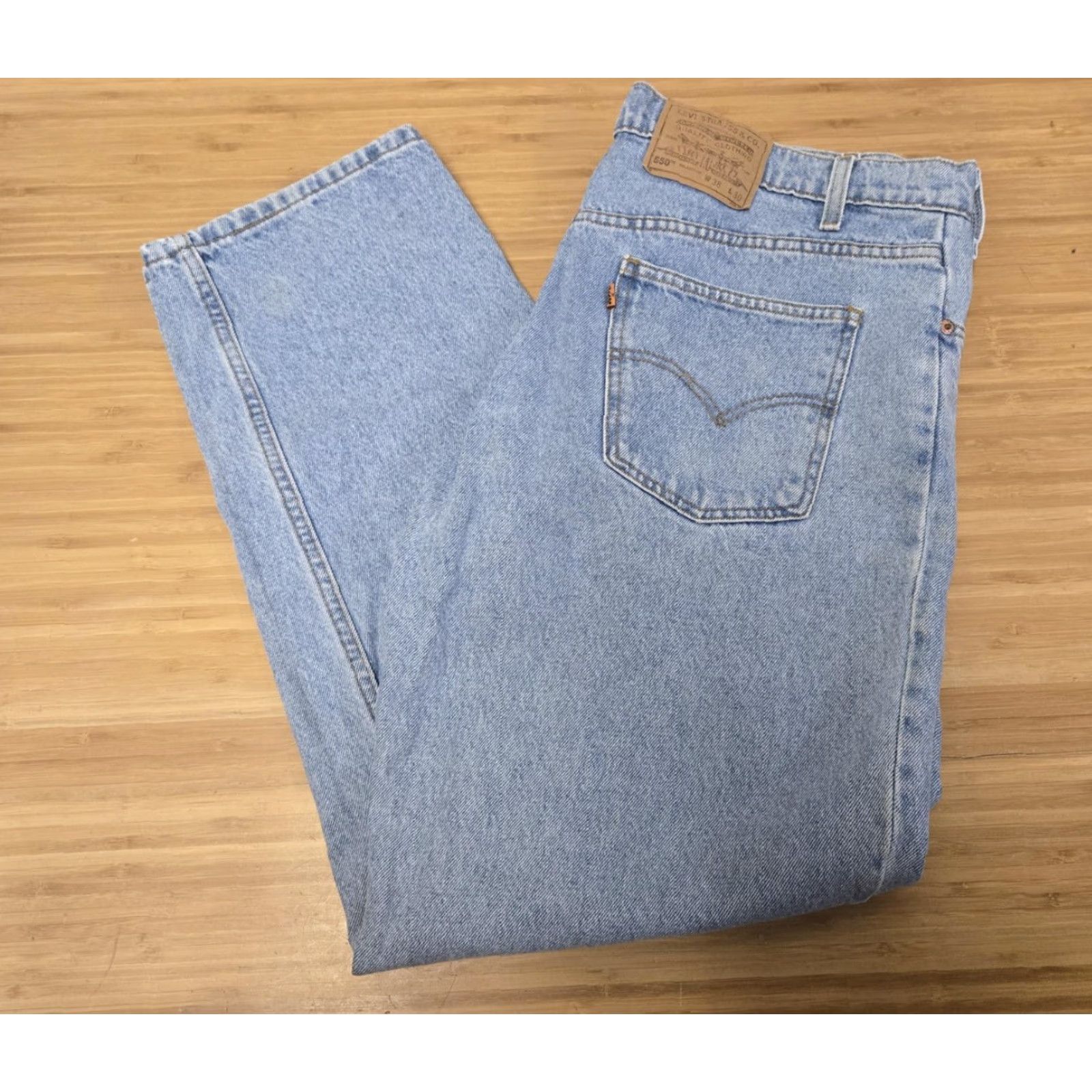 Levi's VINTAGE Levi's 550 Jeans Mens 38x30 Light Blue Relaxed Tapered Fit Denim Leather Back Patch Zip Fly Pants Mens Size US 38 / EU 54 - 2 Thumbnail