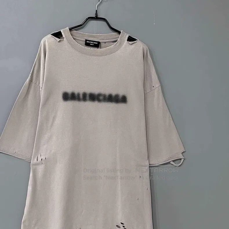 Balenciaga Balenciaga Distressed fuzzy logo short-sleeve Size US S / EU 44-46 / 1 - 3 Thumbnail