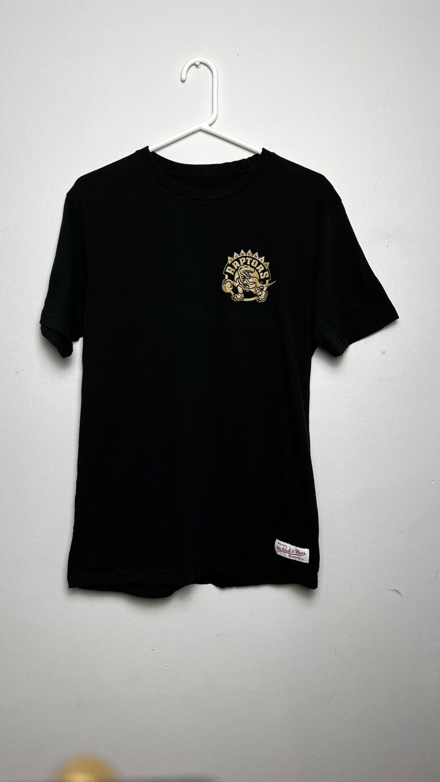 Mitchell & Ness × NBA × Nike Black/Gold Mitchell&Ness Raptors Tee Size US L / EU 52-54 / 3 - 1 Thumbnail