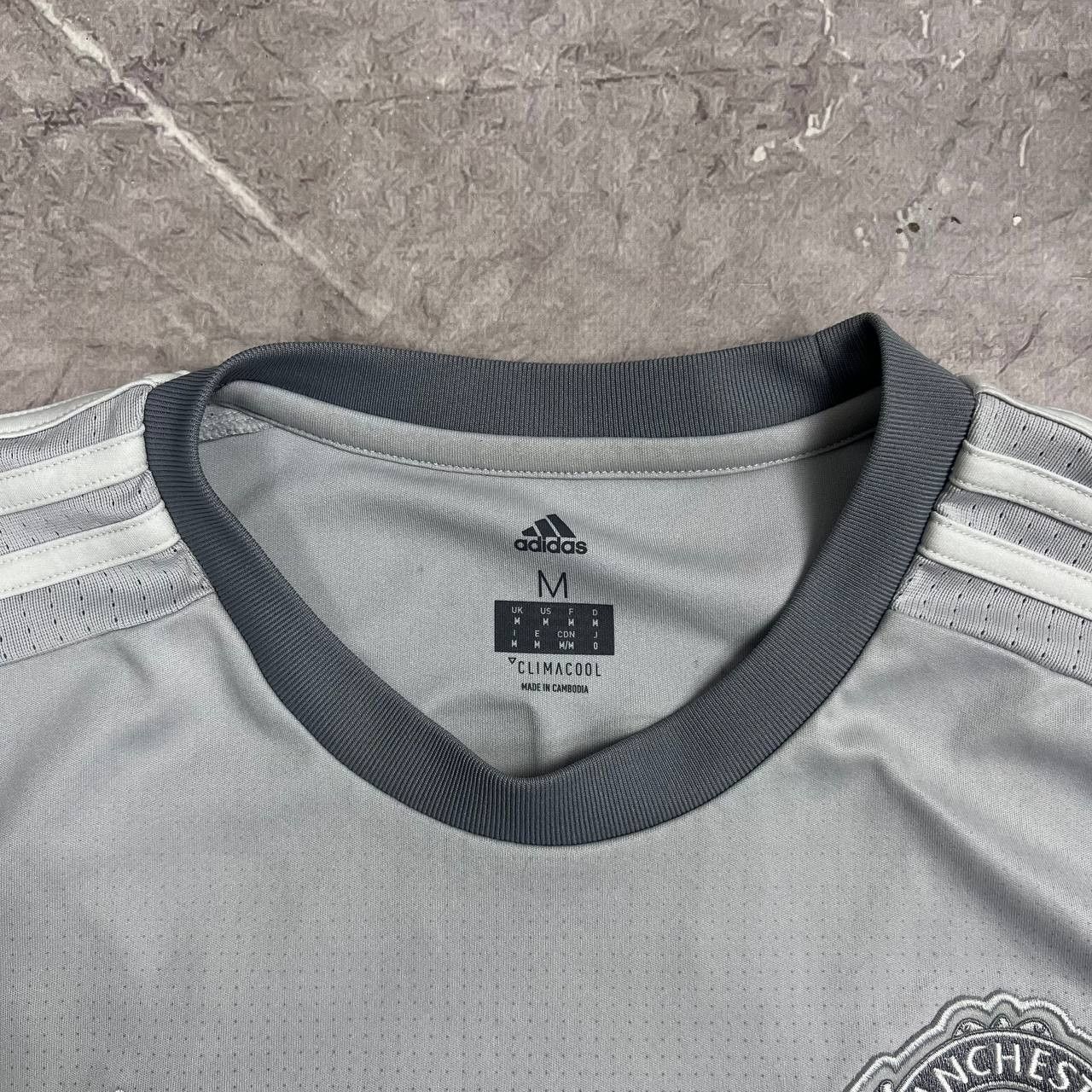 Vintage Manchester United 2017/2018 Third #2 Lindelof Football Shirt Size US M / EU 48-50 / 2 - 8 Thumbnail