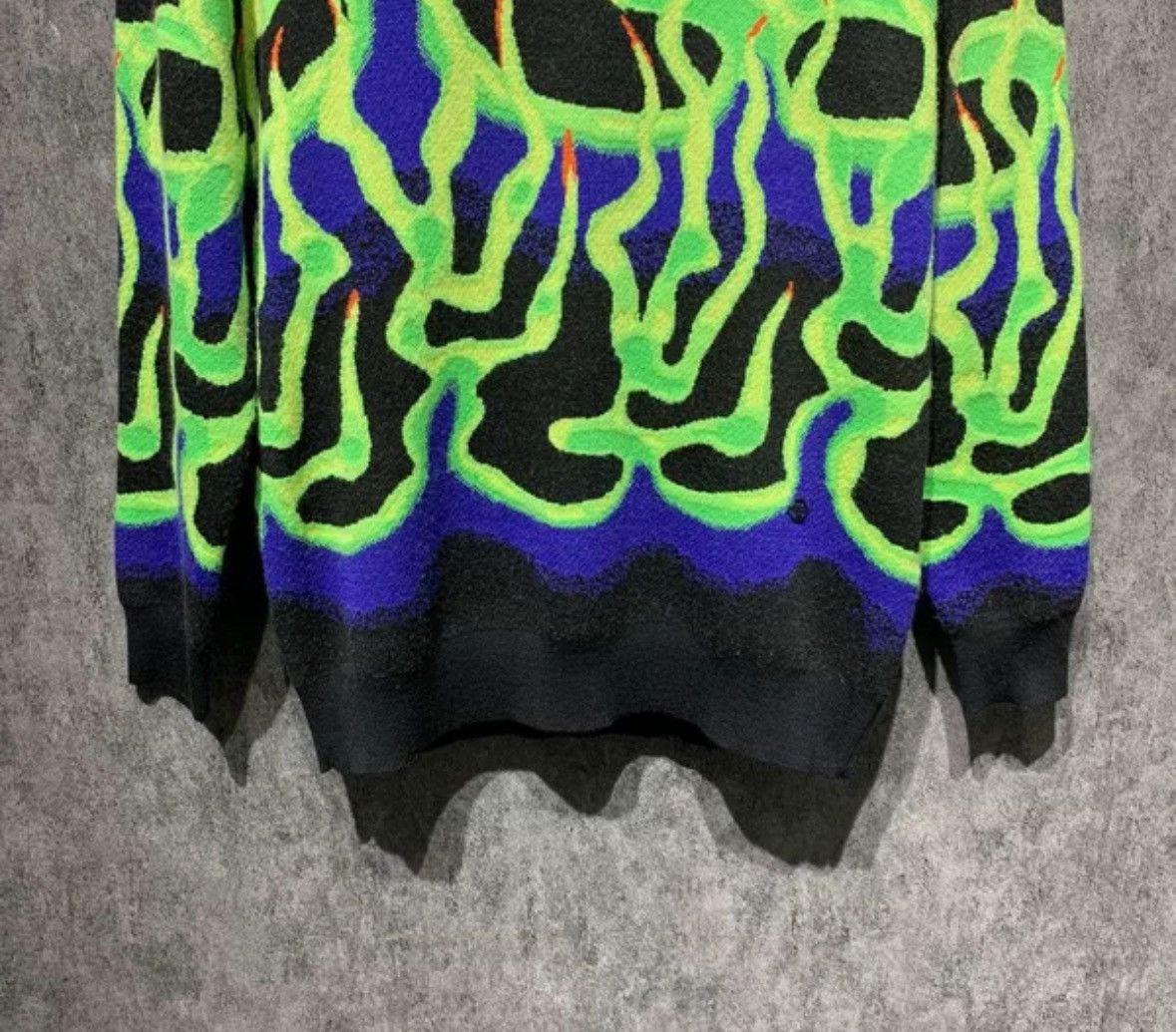 Louis Vuitton LOUIS VUITTON Flame knitted sweater2412-Nextarrow Size US M / EU 48-50 / 2 - 3 Thumbnail