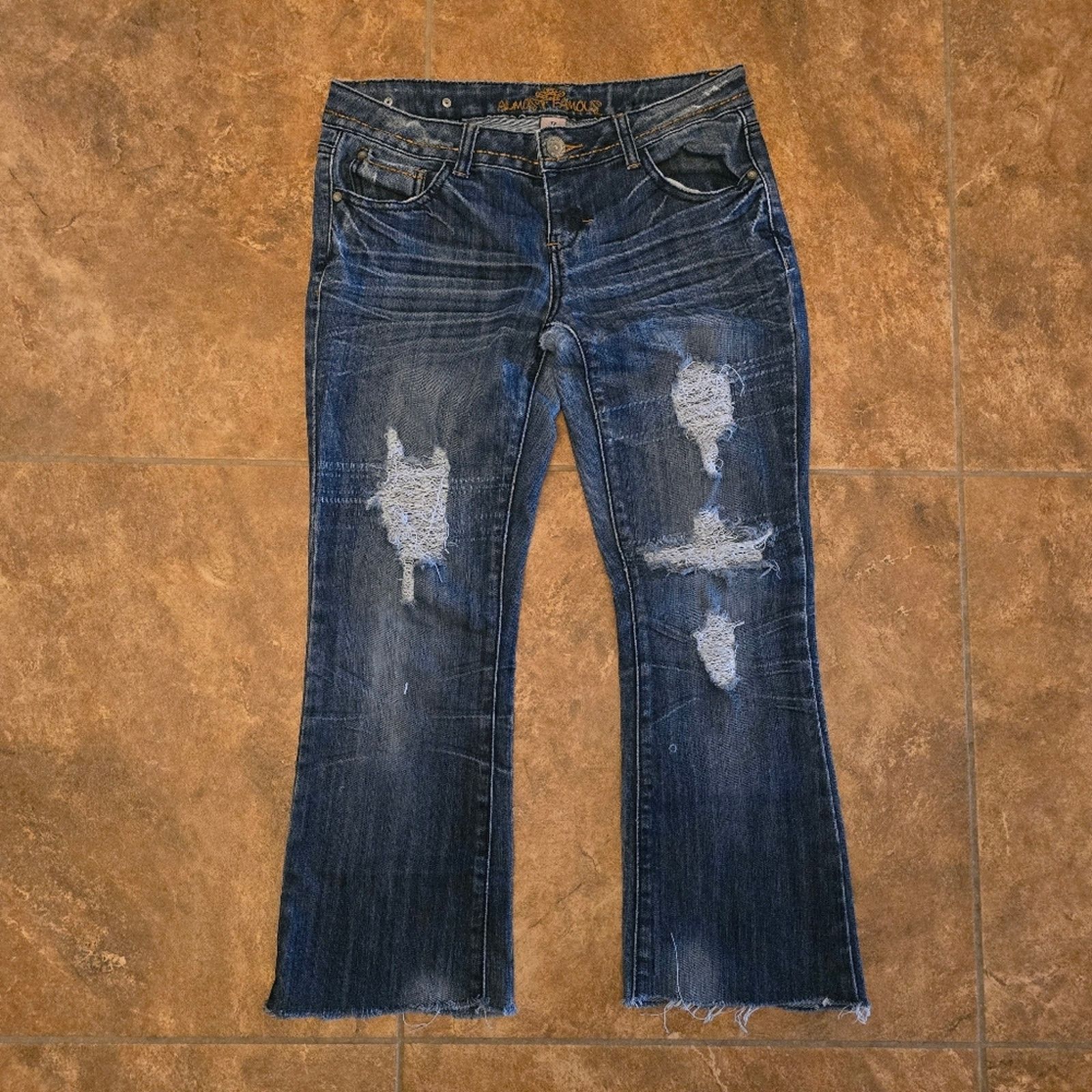 Almost Famous Dark Denim | ALMOST FAMOUS | Cropped Jean Size 27" / US 4 / IT 40 - 1 Thumbnail