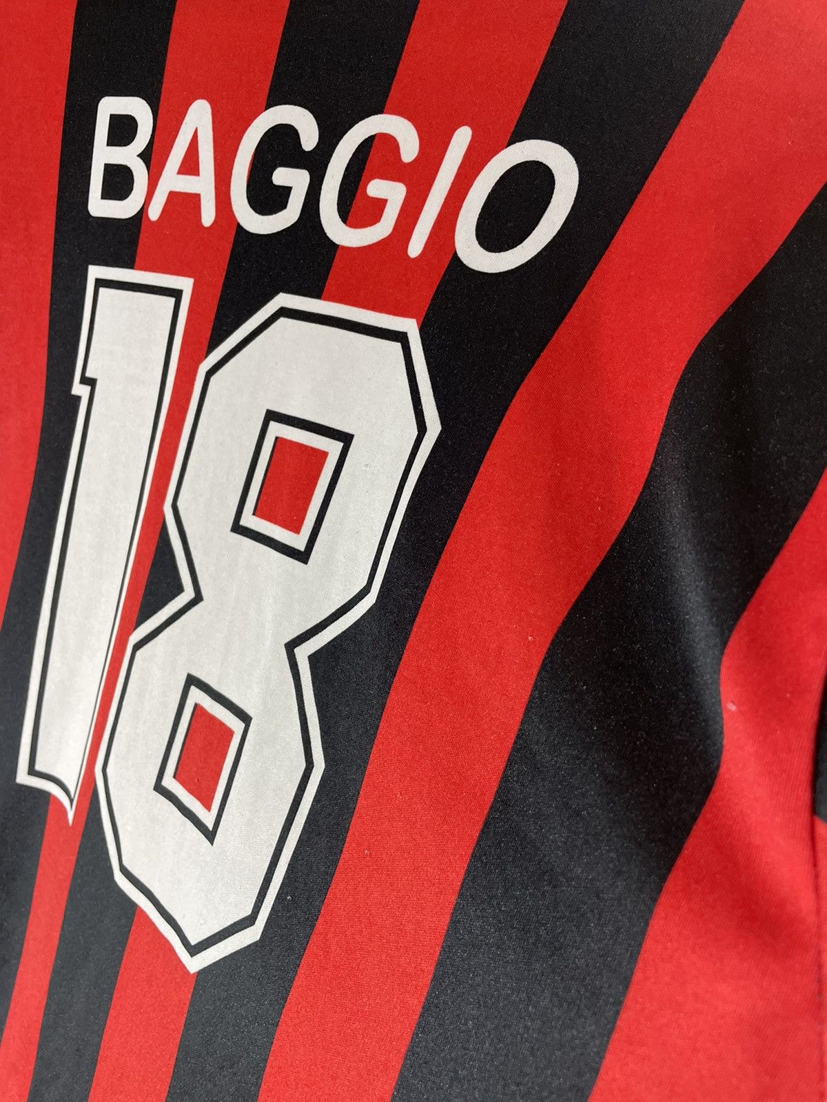 Vintage Baggio #18 Milan retro y2k jersey 90s Size US XL / EU 56 / 4 - 8 Thumbnail