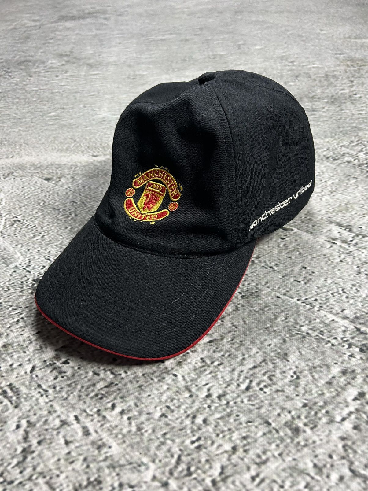 Nike × Vintage Nike Manchester United Black Cap Vintage Size ONE SIZE - 1 Thumbnail