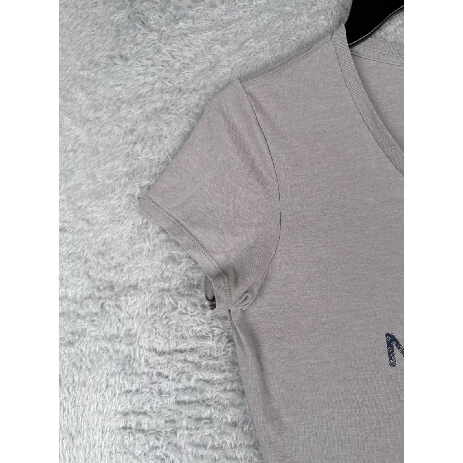The North Face The North Face Shirt Women M Gray V-Neck Short Sleeve Slim Fit Poly Tri-Ble Size M / US 6-8 / IT 42-44 - 3 Thumbnail