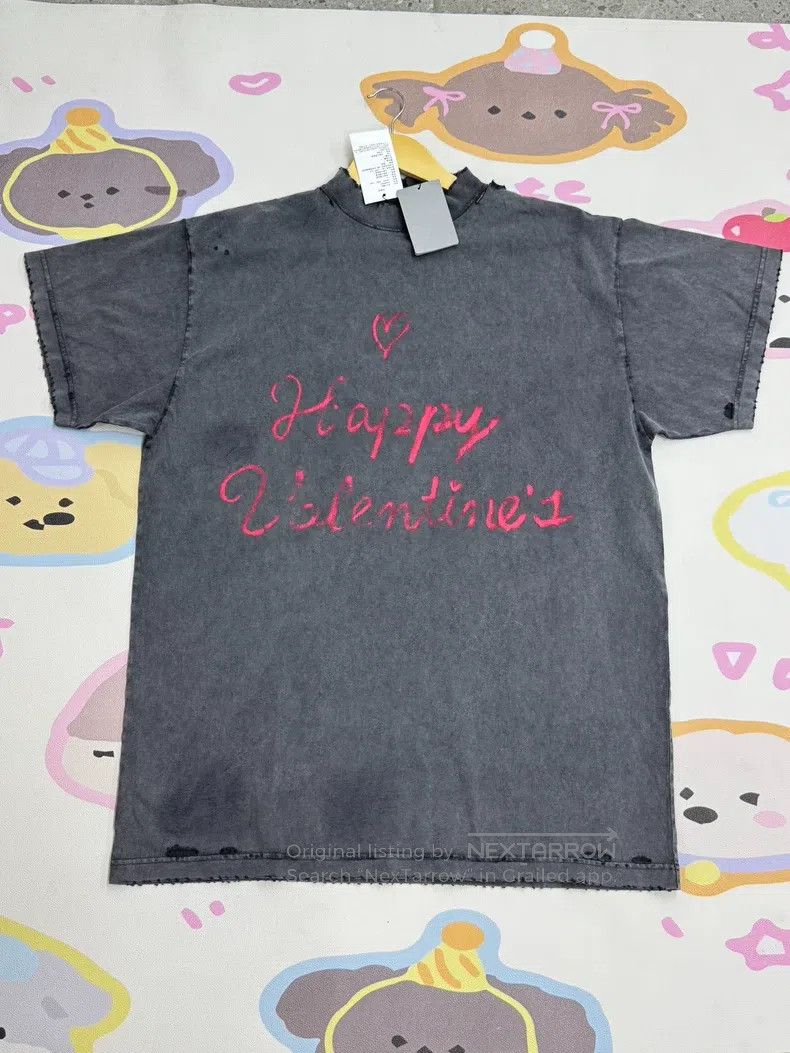 Balenciaga Balenciaga Valentine's Day Series Lipstick Graffiti Letter Size US S / EU 44-46 / 1 - 1 Thumbnail