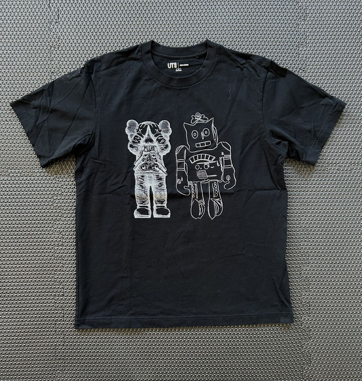 Andy Warhol × Uniqlo Uniqlo x Warhol&Kaws Size US S / EU 44-46 / 1 - 1 Thumbnail