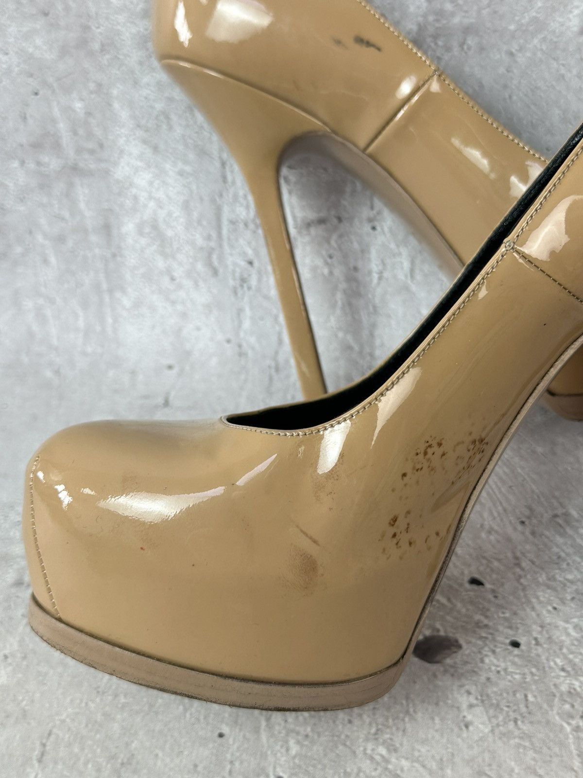 Saint Laurent Paris Saint Laurent Beige Patent Leather Made in Italy Heels Size US 7.5 / IT 37.5 - 15 Thumbnail