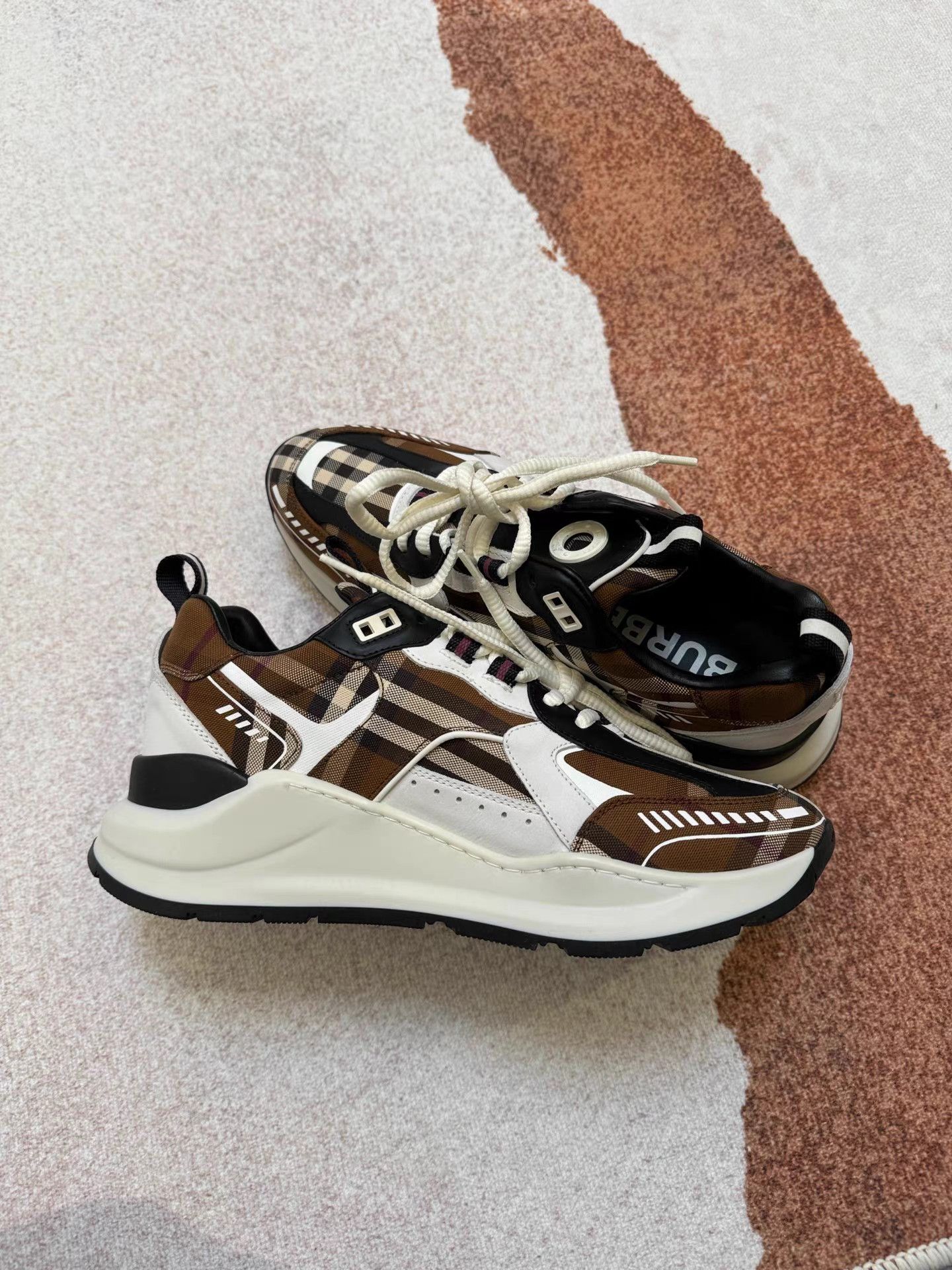 Burberry Burberry 2023 AW New Check Technical Chunky Sneakers K6 Size US 8 / EU 41 - 7 Thumbnail