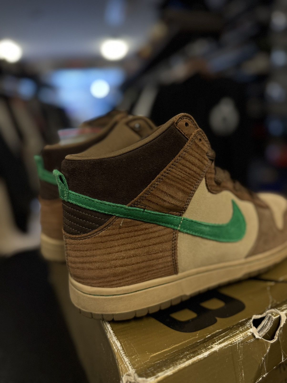 Nike Nike SB Dunk High Premium Tweed Classic Green Wood Deck (11) Size US 11 / EU 44 - 4 Thumbnail