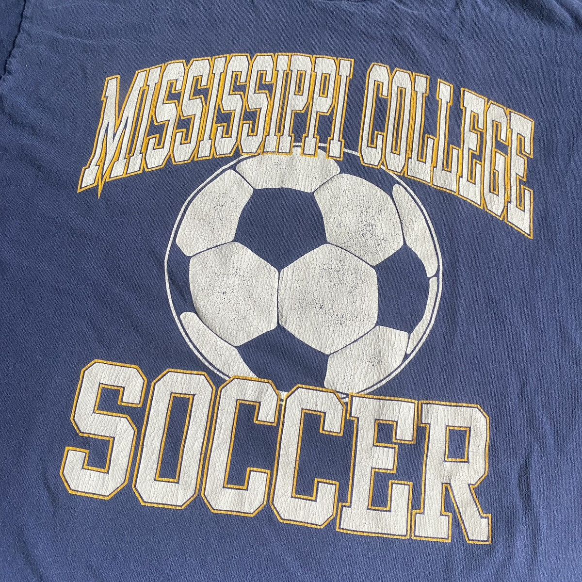 Vintage Vintage 1990s Mississippi College University Soccer Logo Tee Size US L / EU 52-54 / 3 - 4 Thumbnail
