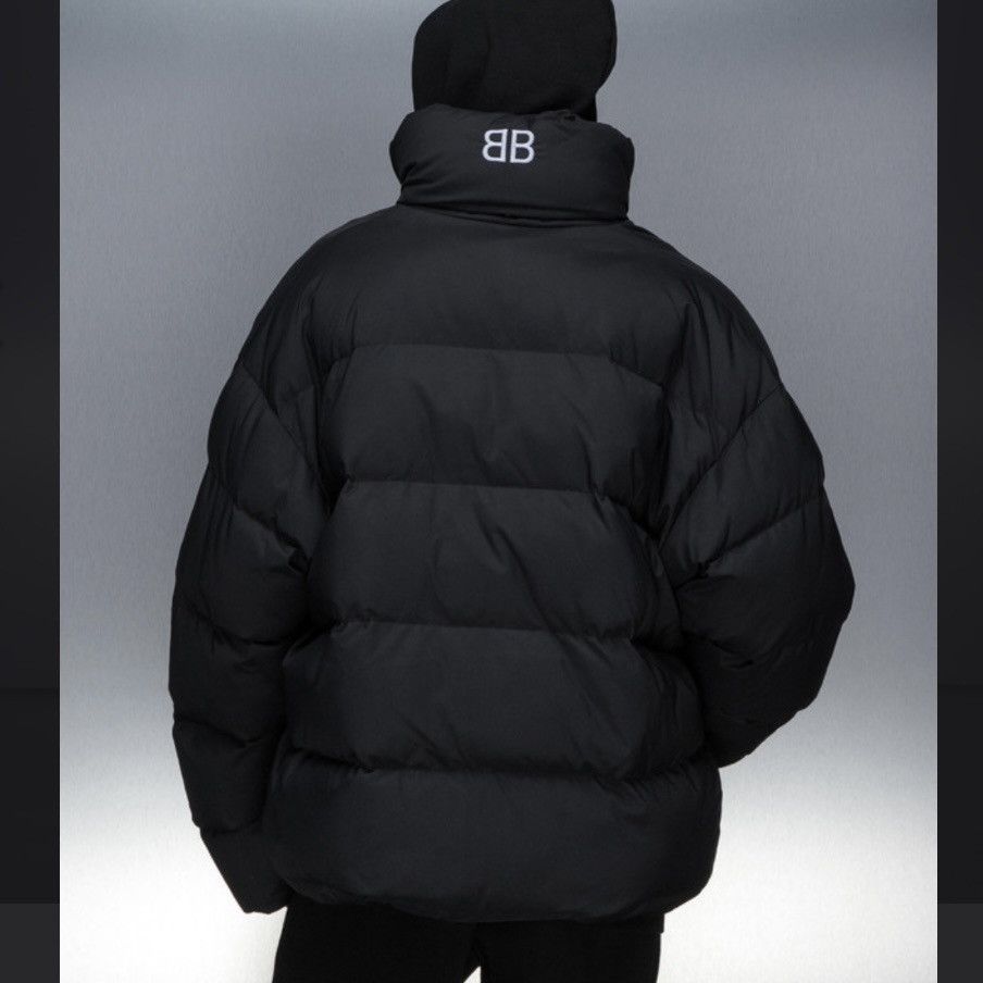Balenciaga Balenciaga C Shape Embroidered BB Logo Puffer Jacket Size L / US 10 / IT 46 - 24 Thumbnail
