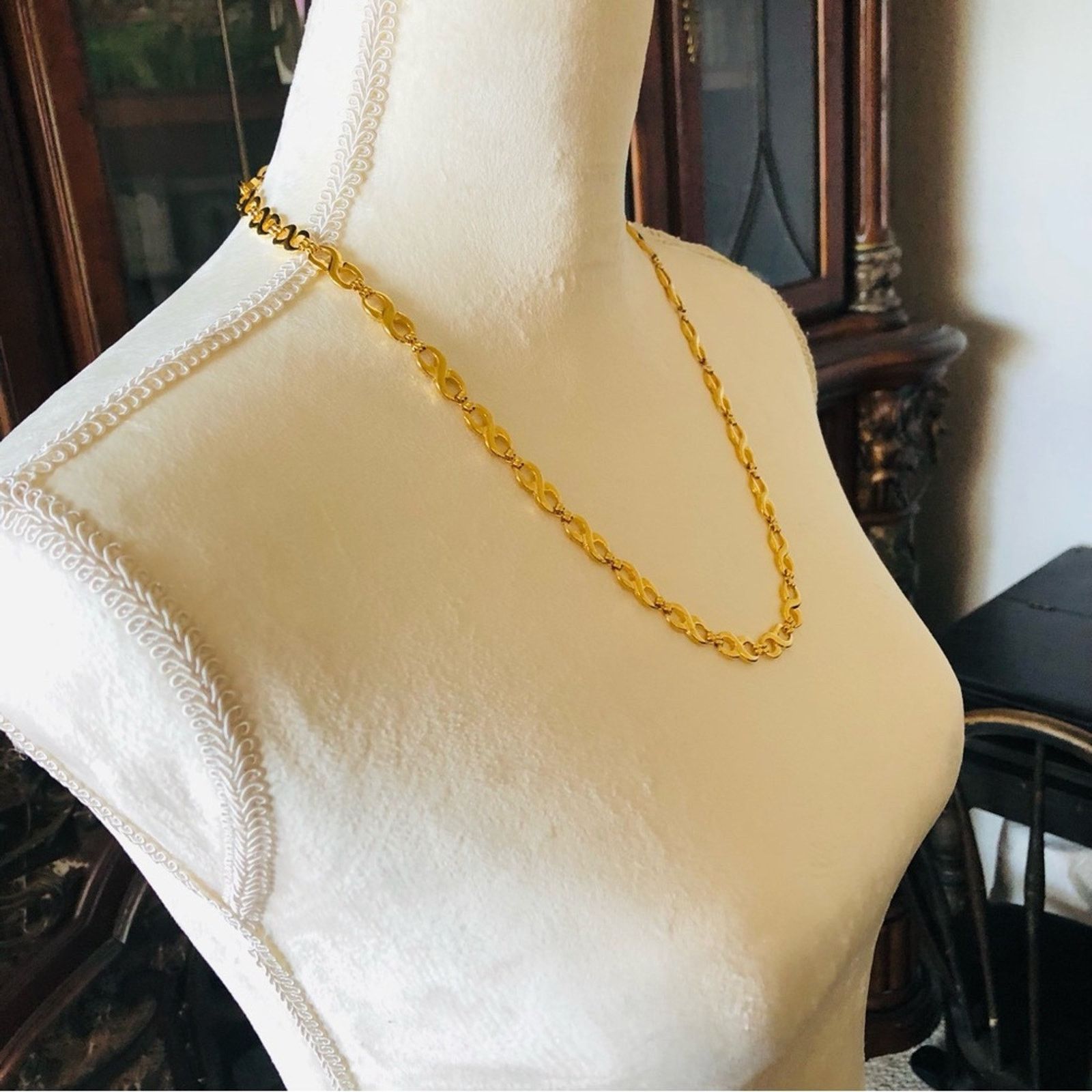Vintage Vintage 80s shiny gold infinity link necklace set NIB Size ONE SIZE - 5 Thumbnail