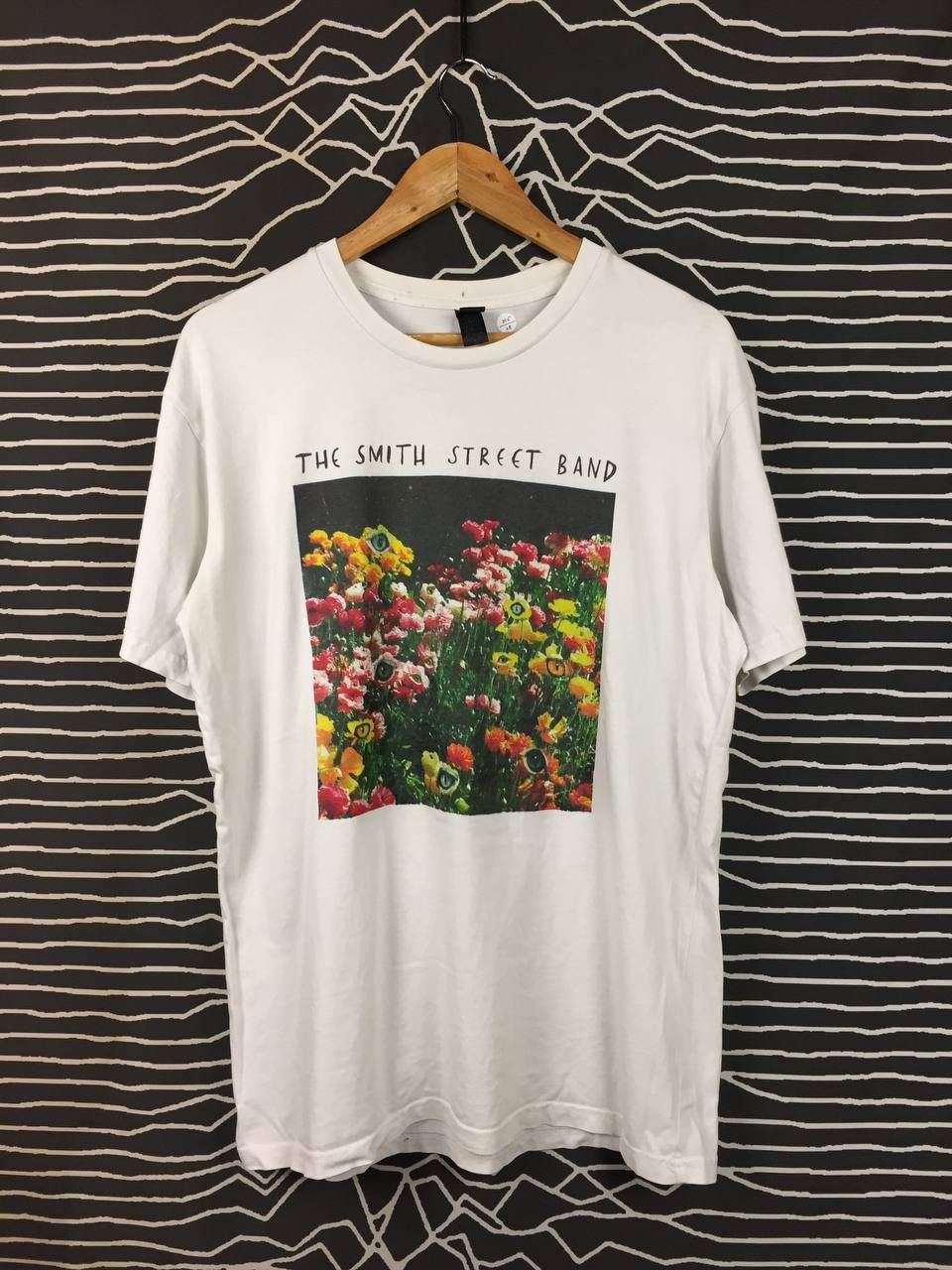 Band Tees The Smith Street Band Throw Me in the River Cover Album Tee Size US L / EU 52-54 / 3 - 1 Thumbnail