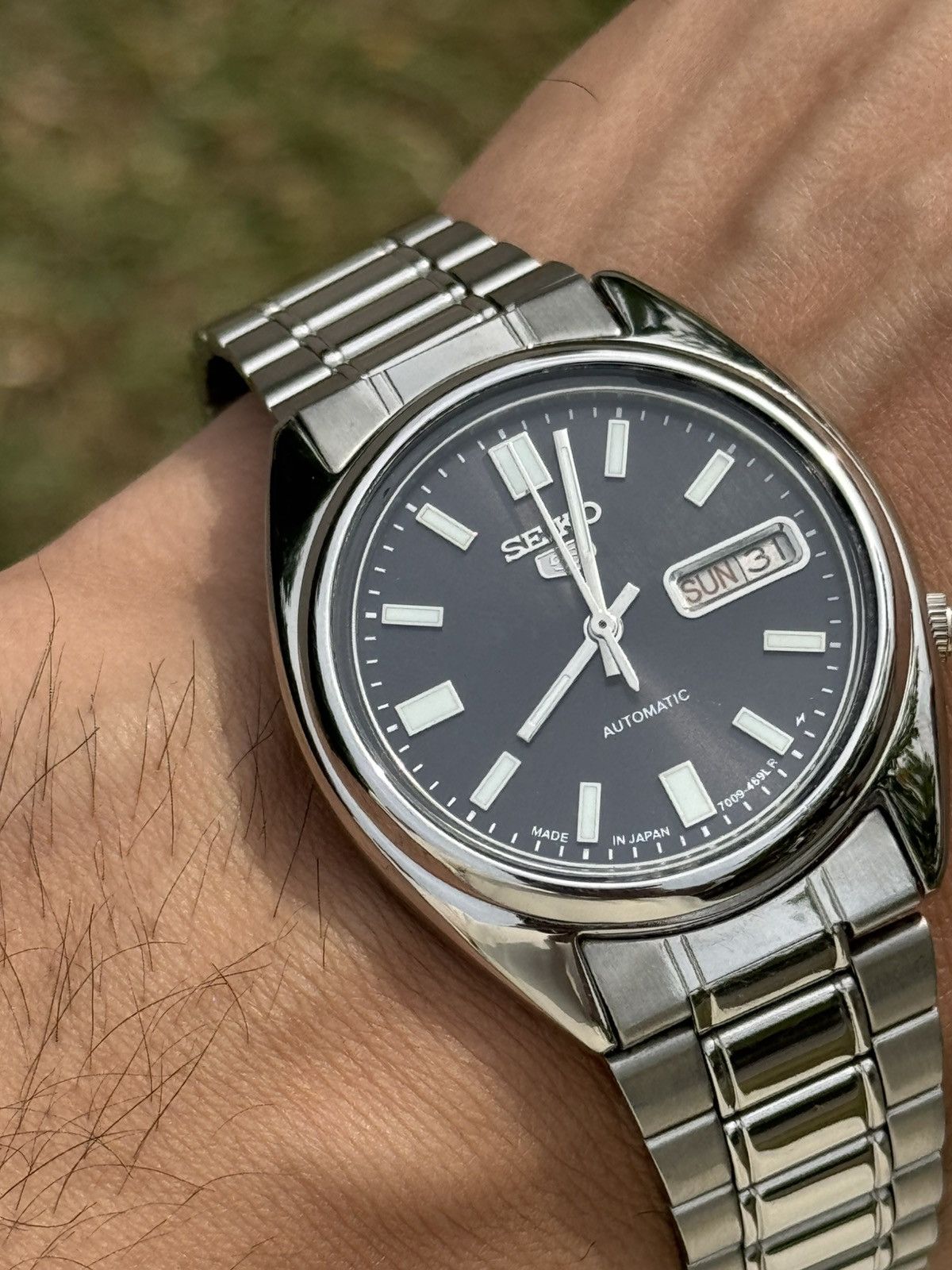 Seiko Seiko 5 7009-Japan Auto |Black Dial | Day & Date mens watch Size 36 - 10 Thumbnail