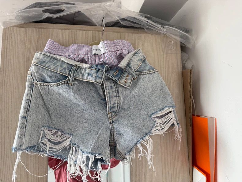 Alexander Wang Alexander Wang Washed Classic Denim Shorts Size 27" / US 4 / IT 40 - 1 Thumbnail