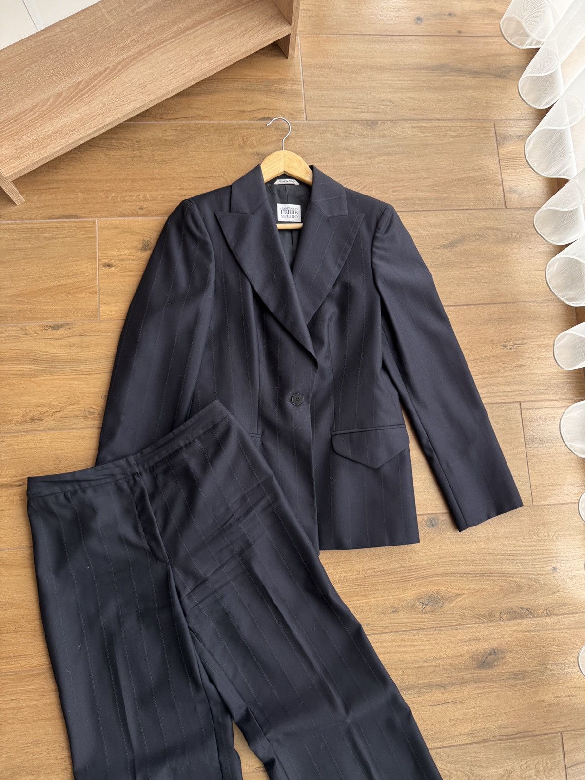 Vintage Vintage Gianfranco Ferre Studio Luxury Pants&Blazer W' Suit Size M / US 6-8 / IT 42-44 - 3 Thumbnail