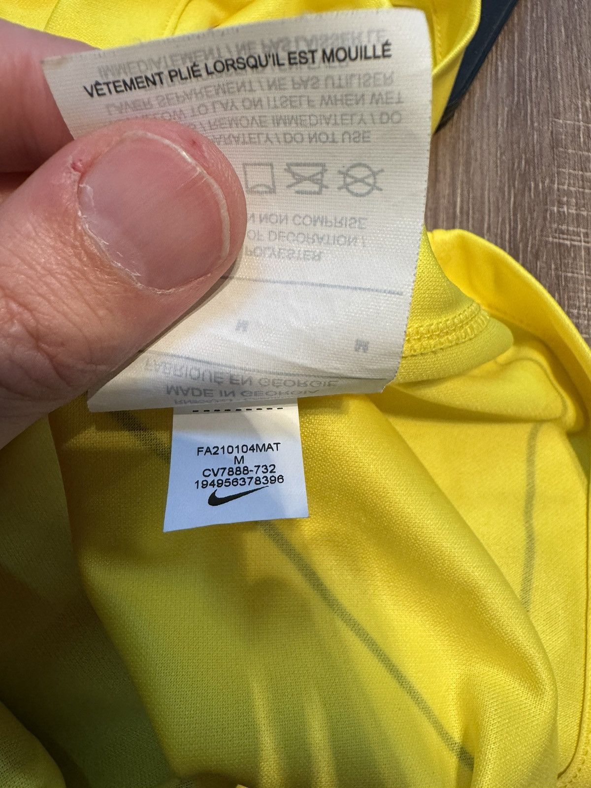 Nike Men’s SIze M Nike Chelsea Football Club Jersey Yellow Away Size US M / EU 48-50 / 2 - 8 Thumbnail