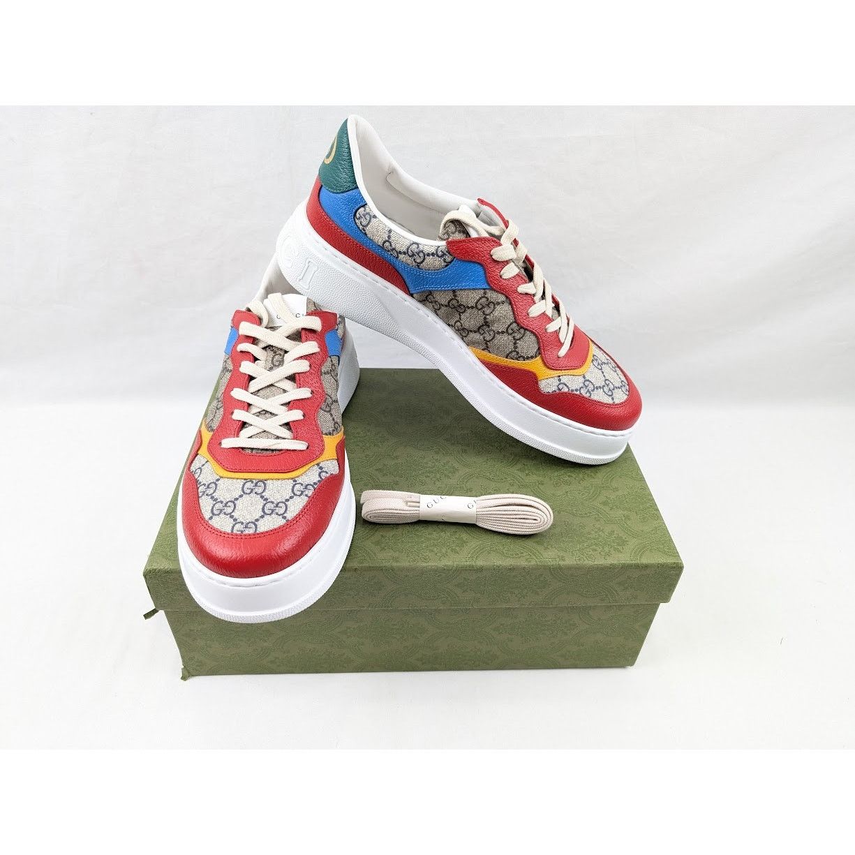 Gucci o1rshd1 Supreme Low-Top Sneakers in Beige/Blue/Red Size US 12.5 / EU 45-46 - 18 Thumbnail
