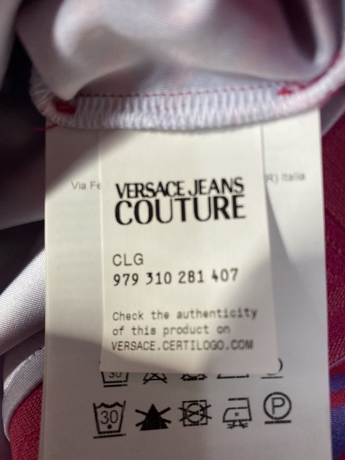 Versace Jeans Couture Animal Print Lycra T-Shirt, size 40, Pink, new with tag. * Size S / US 4 / IT 40 - 13 Thumbnail
