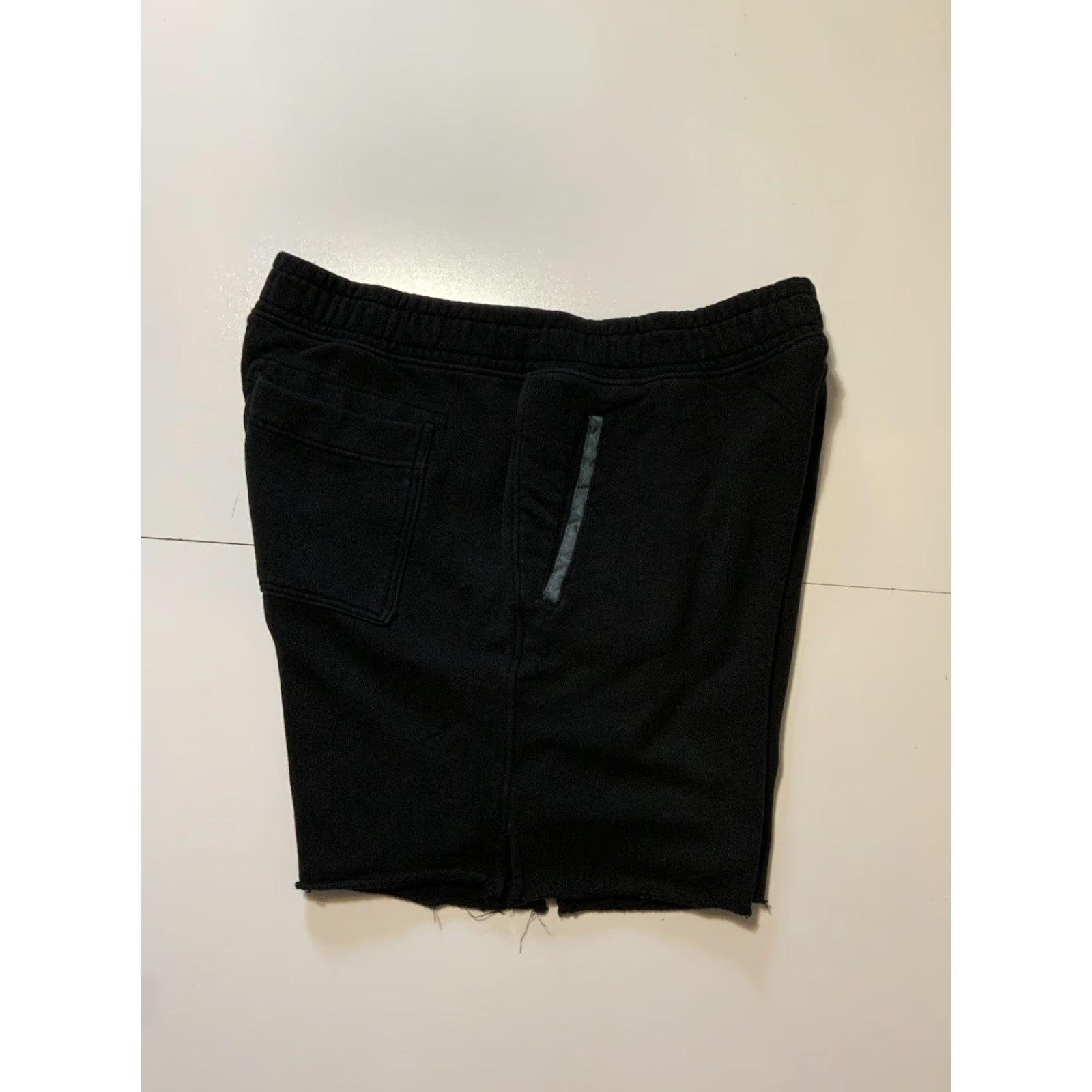 Vintage Cotton Citizen French Terry Fleece Raw Edge Heavyweight Black Sweat Shorts XXL Men Regular Cotton Sweat Shorts Black XX Large Mens Size US 39 - 4 Thumbnail