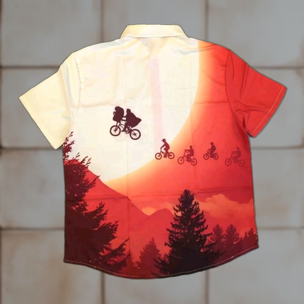 Vintage **ET The Extra Terrestrial Maroon Short Sleeve Button-Up Shirt Size L** User: ET The Extra Terrestrial Maroon Short Sleeve Button-Up Shirt Size L Size US L / EU 52-54 / 3 - 1 Thumbnail