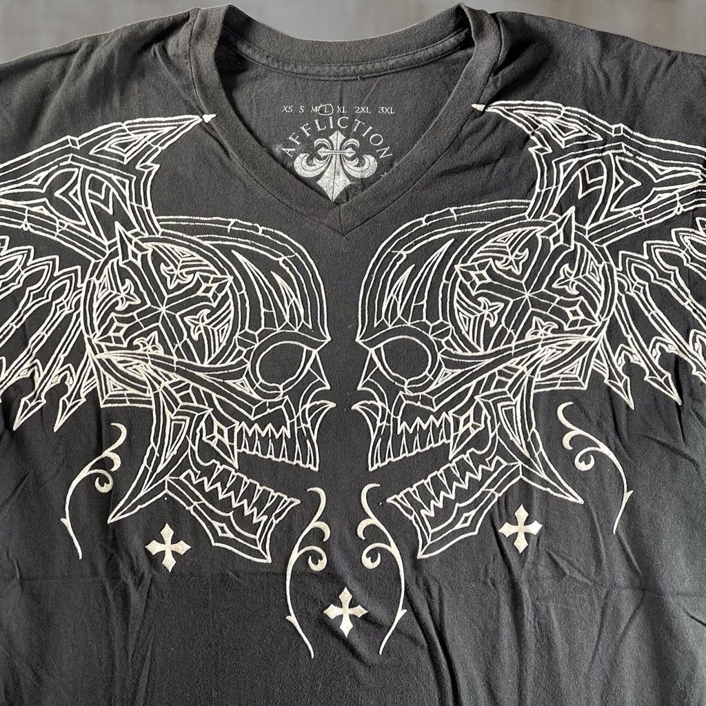 Affliction Affliction Shirt Mens Large Skull Flying Short Sleeve Y2K V Neck Shirt Size US L / EU 52-54 / 3 - 1 Thumbnail