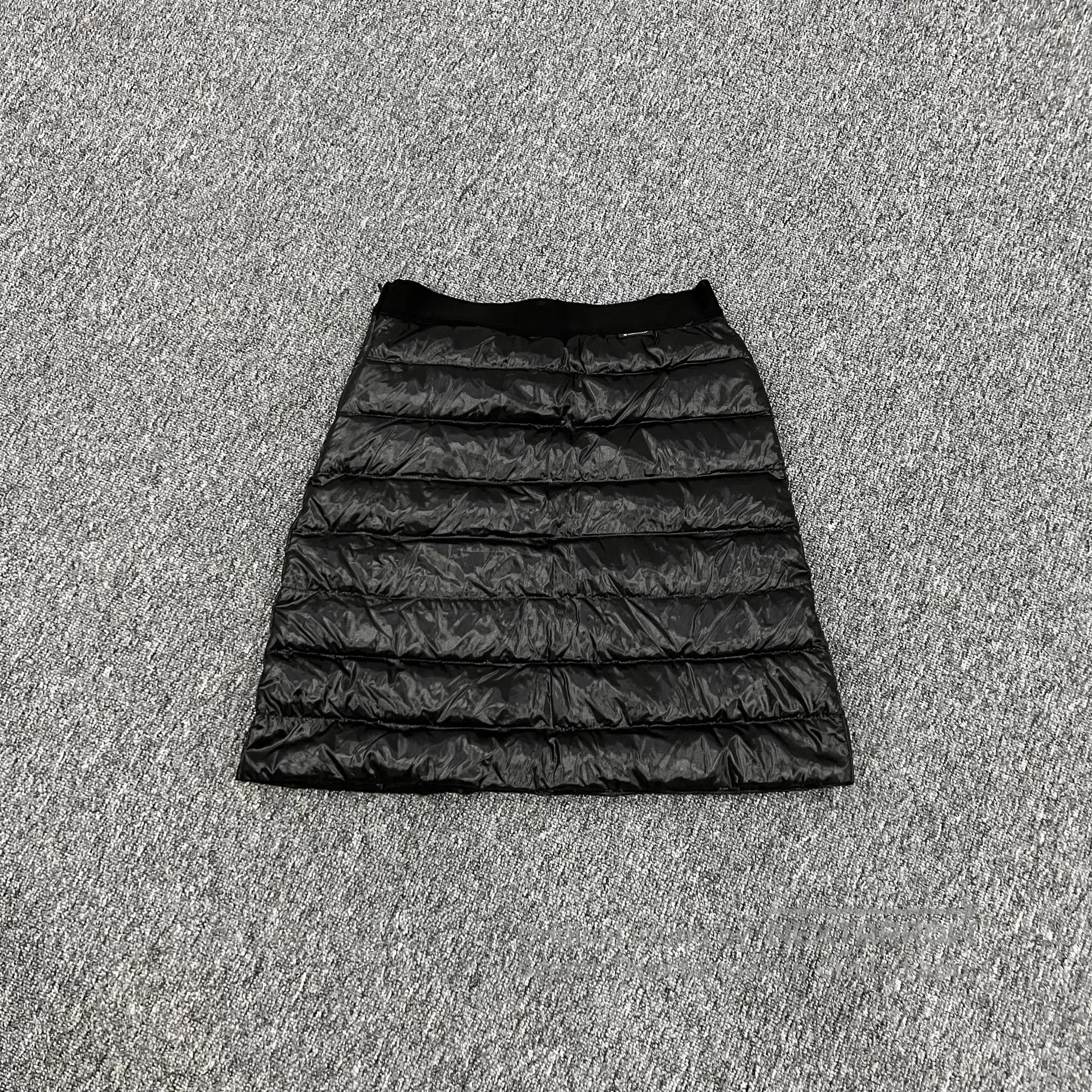 Moncler Moncler Down skirt| Size L / US 10 / IT 46 - 2 Thumbnail