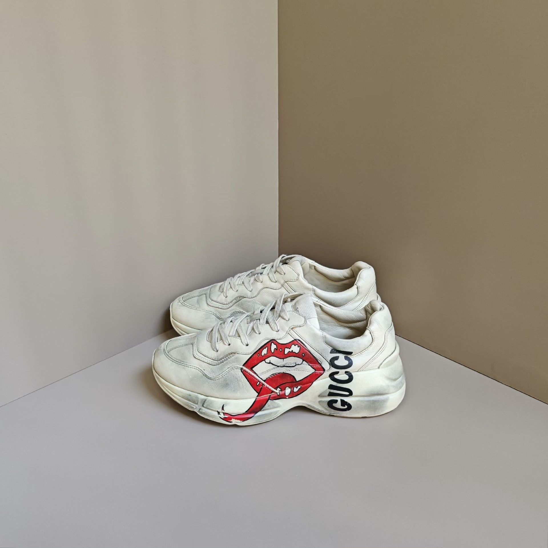 Gucci Gucci Printed Lowtop Sneakers 8 Men Size US 8 / EU 41 - 1 Thumbnail