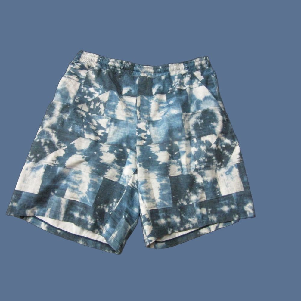Lululemon Shorts Mens Blue Tie-Dye Abstract Lined High Rise Zip Pockets Elastic Waist 33 in Inseam 9 in Gym & Training Athletic Mens Shorts