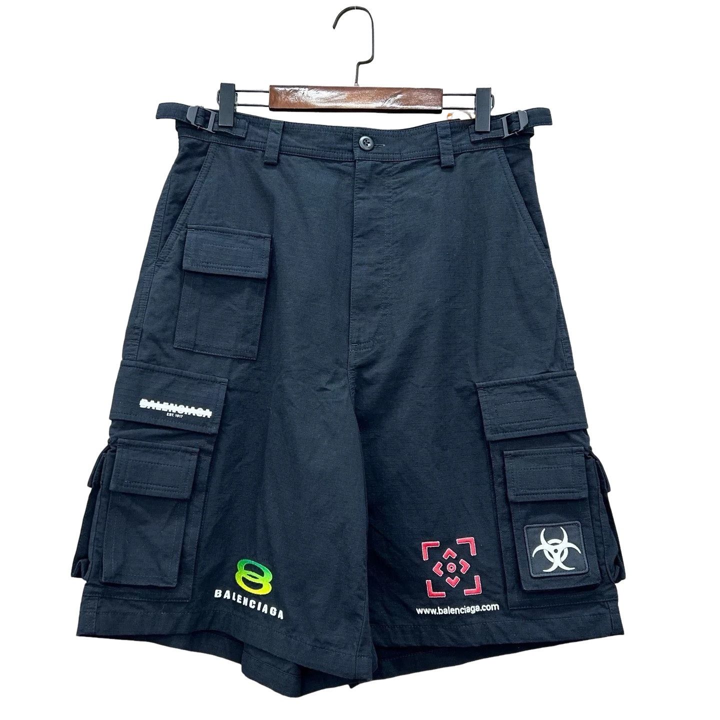 Balenciaga Balenciaga Multi-Pocket Cargo Shorts Size 28 Size US 28 / EU 44 - 1 Thumbnail