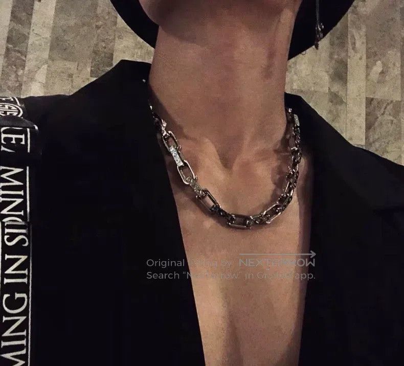 Louis Vuitton Louis Vuitton Delicate Patchwork Chain Cuban Link Metal Ne Size ONE SIZE - 6 Thumbnail