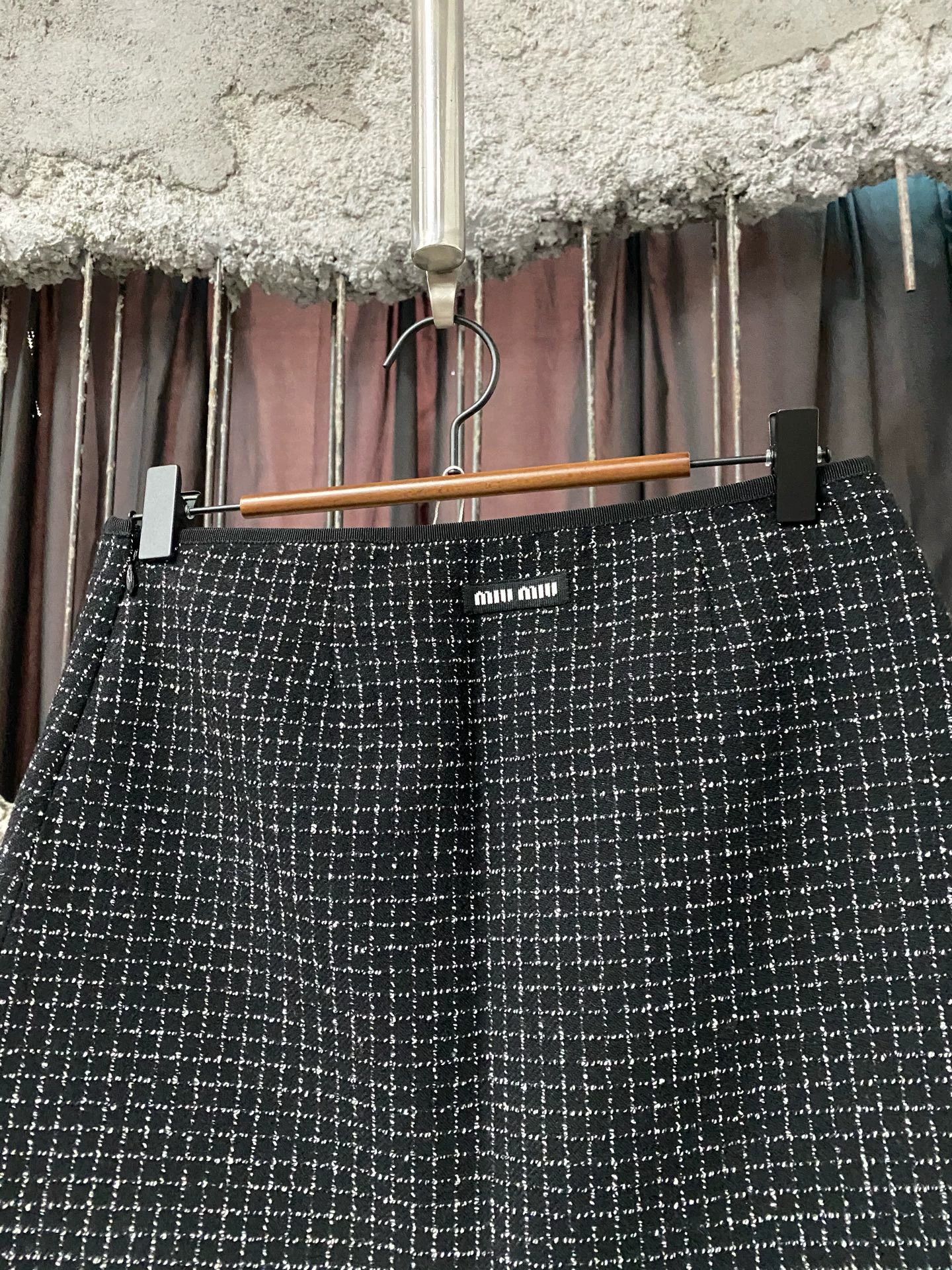 Miu Miu MIUMIU Women's New Size 36 Skirt Size 25" / US 0 / IT 36 - 4 Thumbnail