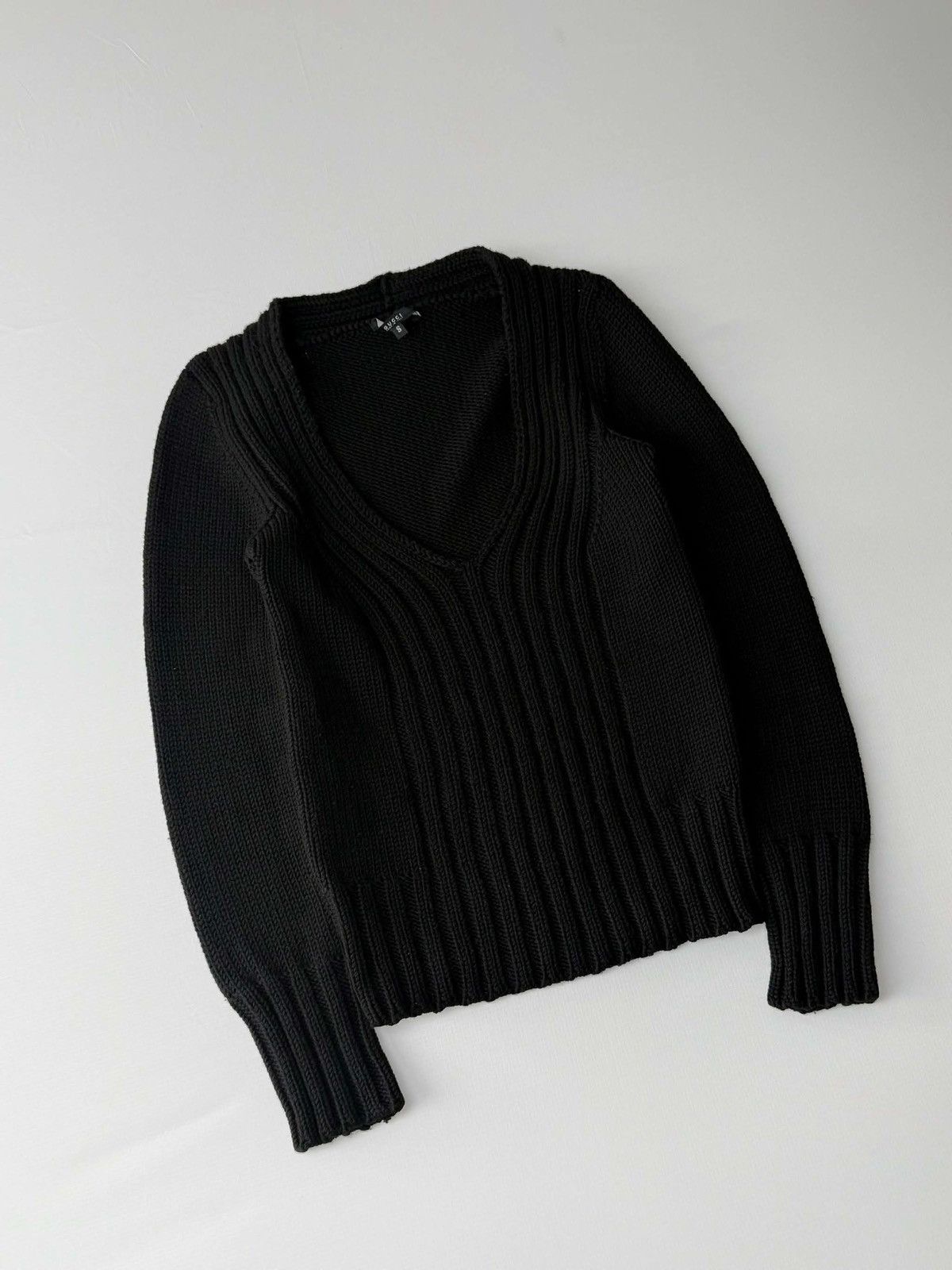 Gucci F/W 1997 Gucci by Tom Ford Wool V-Neck Ribbed Sweater Size US S / EU 44-46 / 1 - 4 Thumbnail