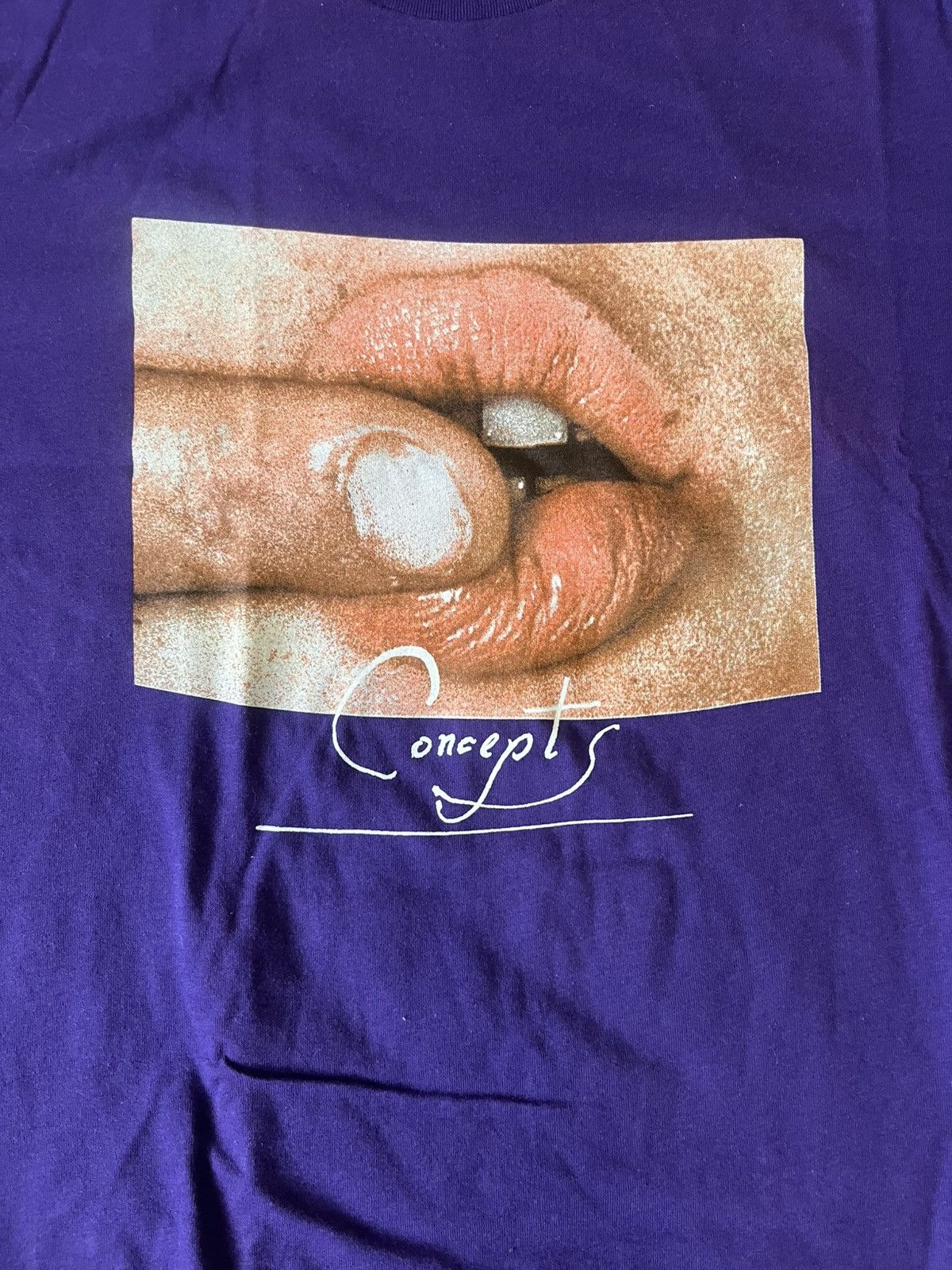 CNCPTS Concepts Purple Graphic Tee Lips Print T-Shirt Size Small Size US S / EU 44-46 / 1 - 2 Thumbnail