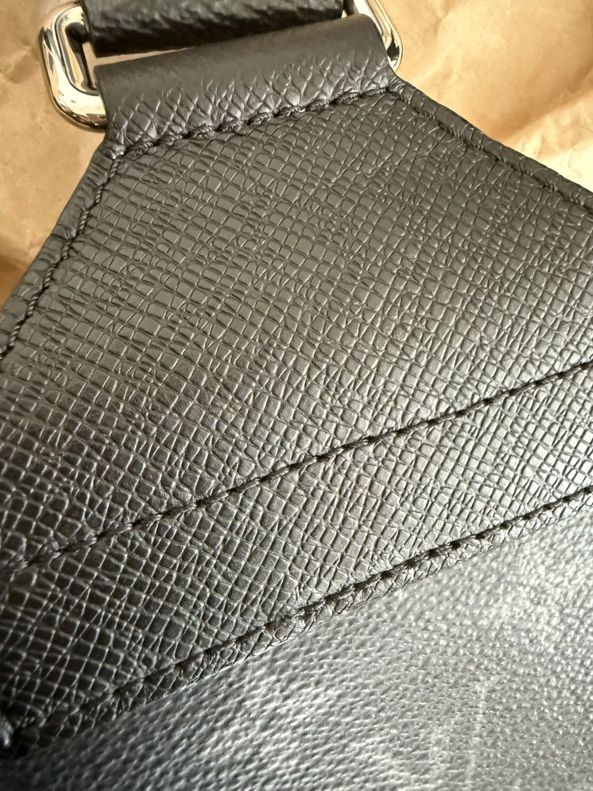 Louis Vuitton Louis Vuitton Outdoor Slingbag Taigarama Black M30741 Size ONE SIZE - 6 Thumbnail