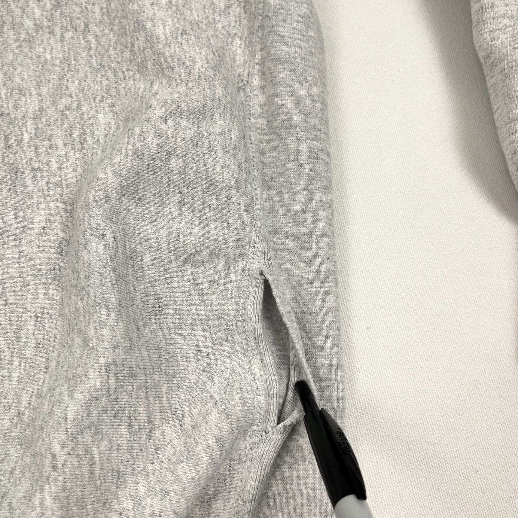Lee VINTAGE Lee Sweatshirt Adult Mens XL Gray Embroidered Crewneck USA 90s Cross Grain Pullover Sweatshirt Mens XL Gray USA 90s Lee Embroidered Crew Neck Size US XL / EU 56 / 4 - 7 Thumbnail