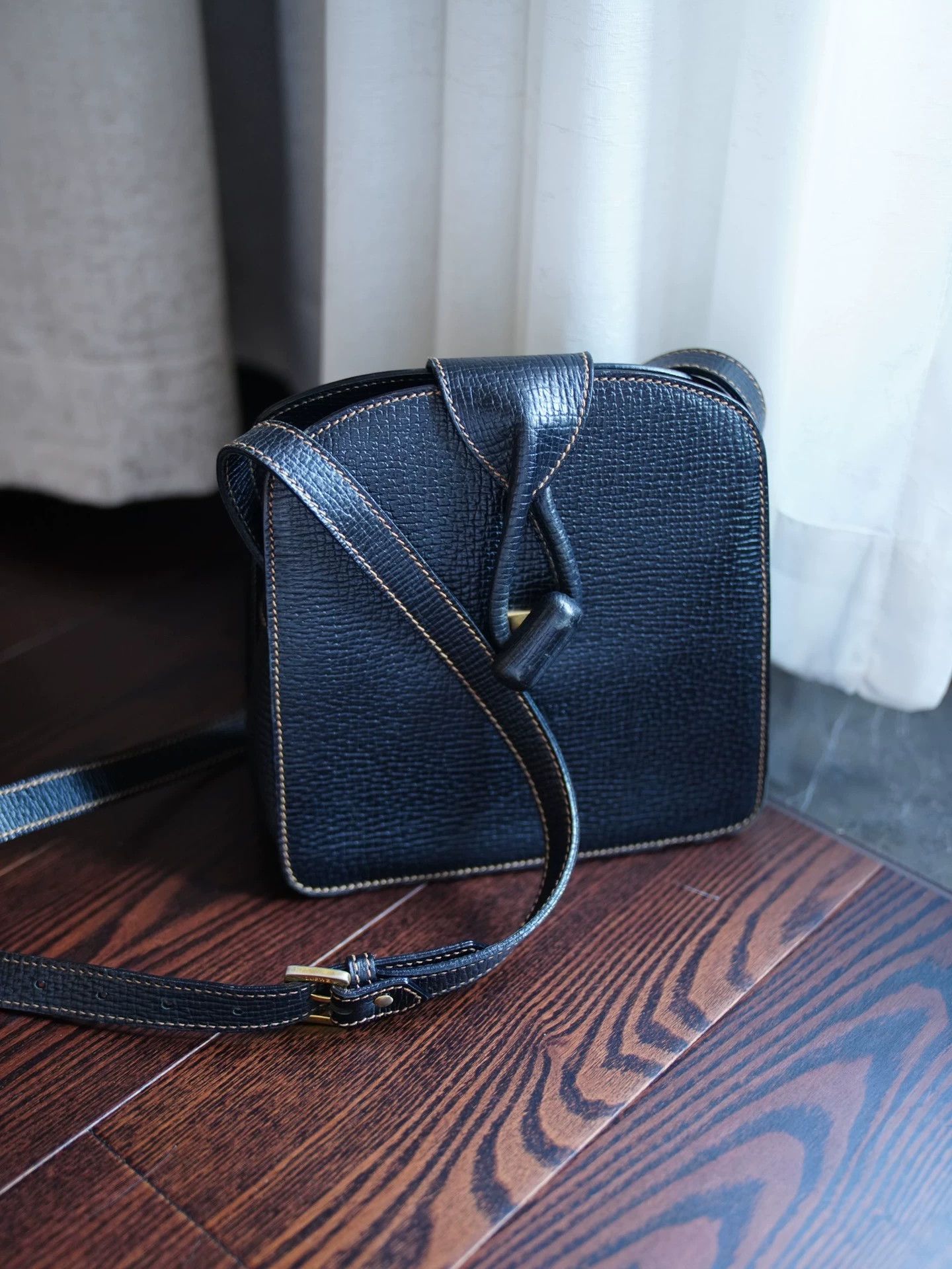 Loewe LOEWE Vintage Black & Gold Button Crossbody Bag Size ONE SIZE - 1 Thumbnail