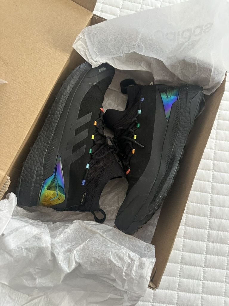 adidas Terrex Free Hiker Gore-Tex Kith Black / Iridescent