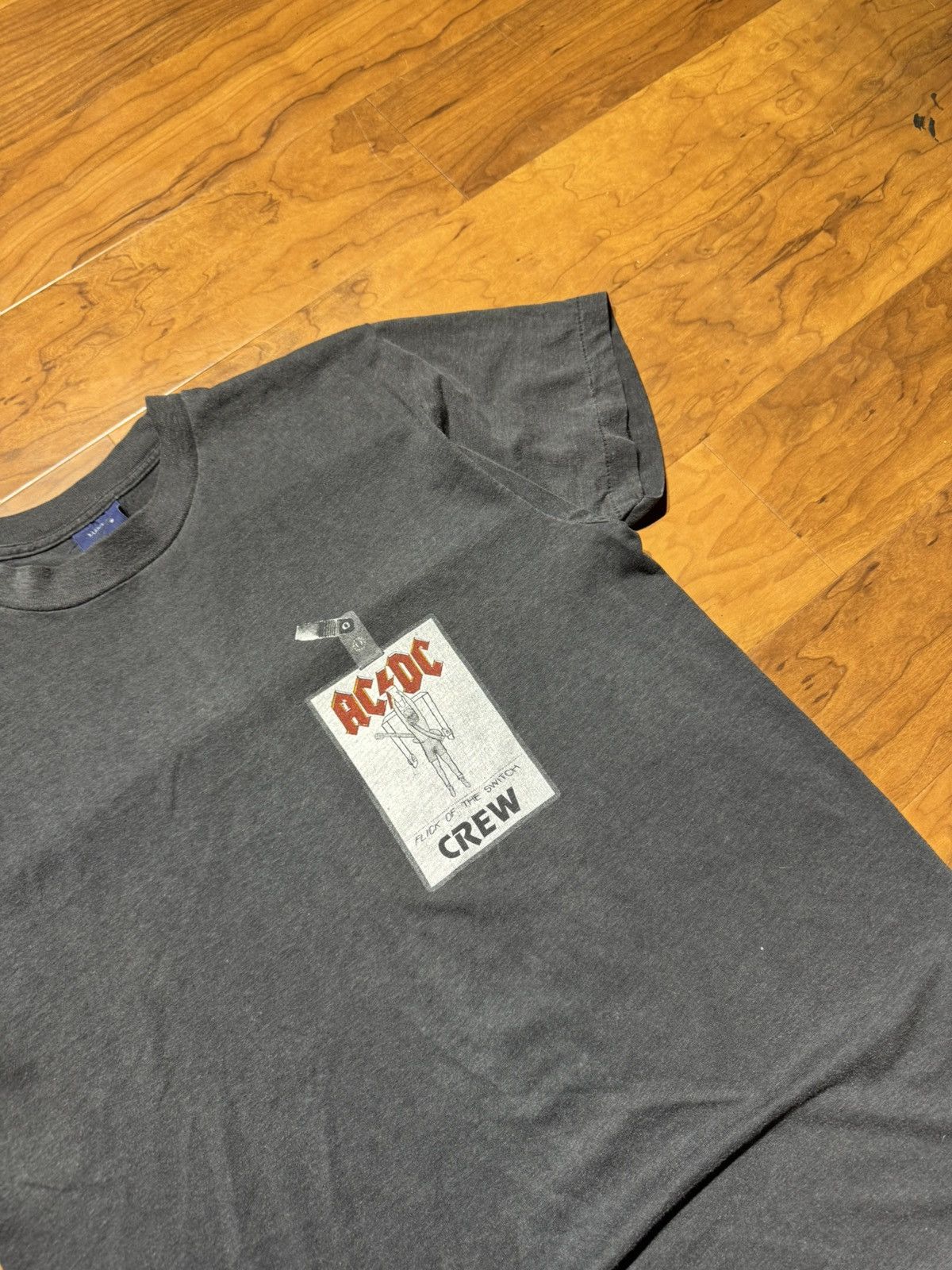 AC/DC 1983 AC/DC local crew t shirt Size US XL / EU 56 / 4 - 3 Thumbnail
