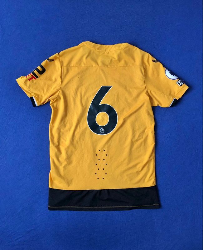 Castore Match Worn Wolverhampton Wanderers home jersey 2022/2023 Size US M / EU 48-50 / 2 - 8 Thumbnail