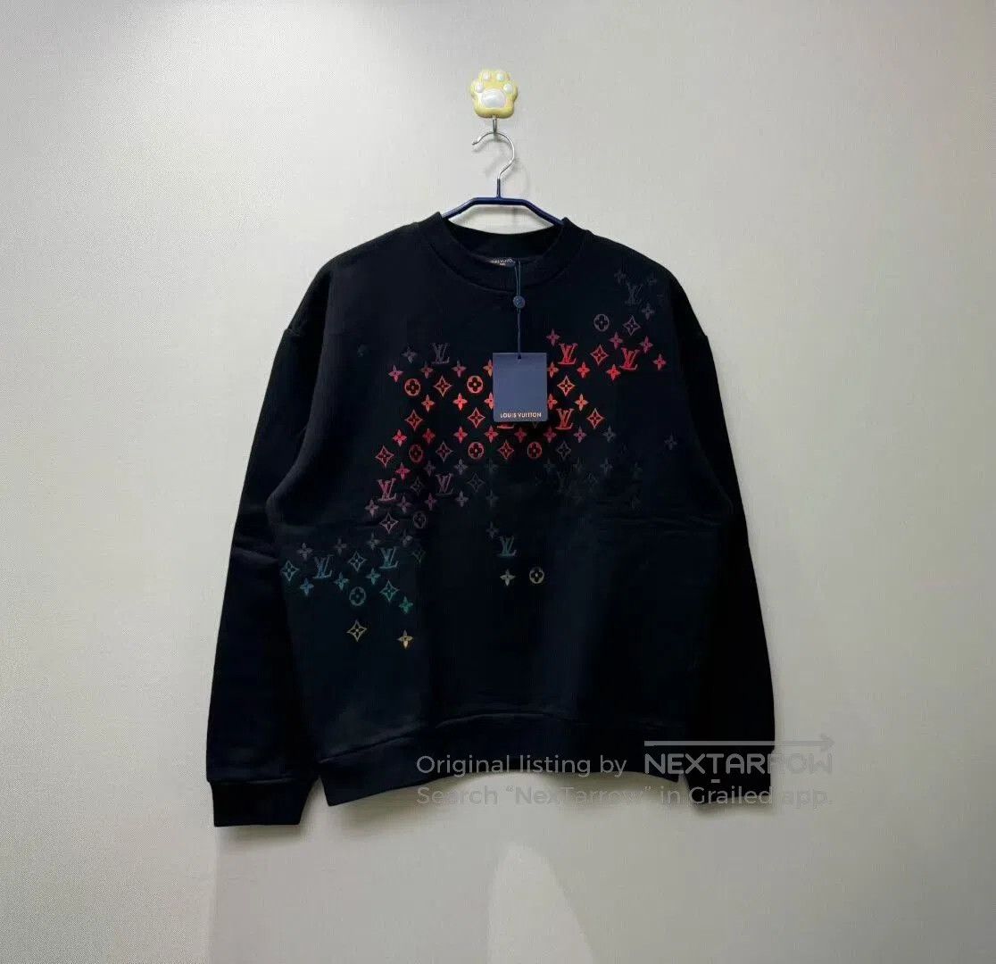 Louis Vuitton Louis Vuitton LV Embroidered Gradient Logo Sweatshirt. Size US L / EU 52-54 / 3 - 1 Thumbnail
