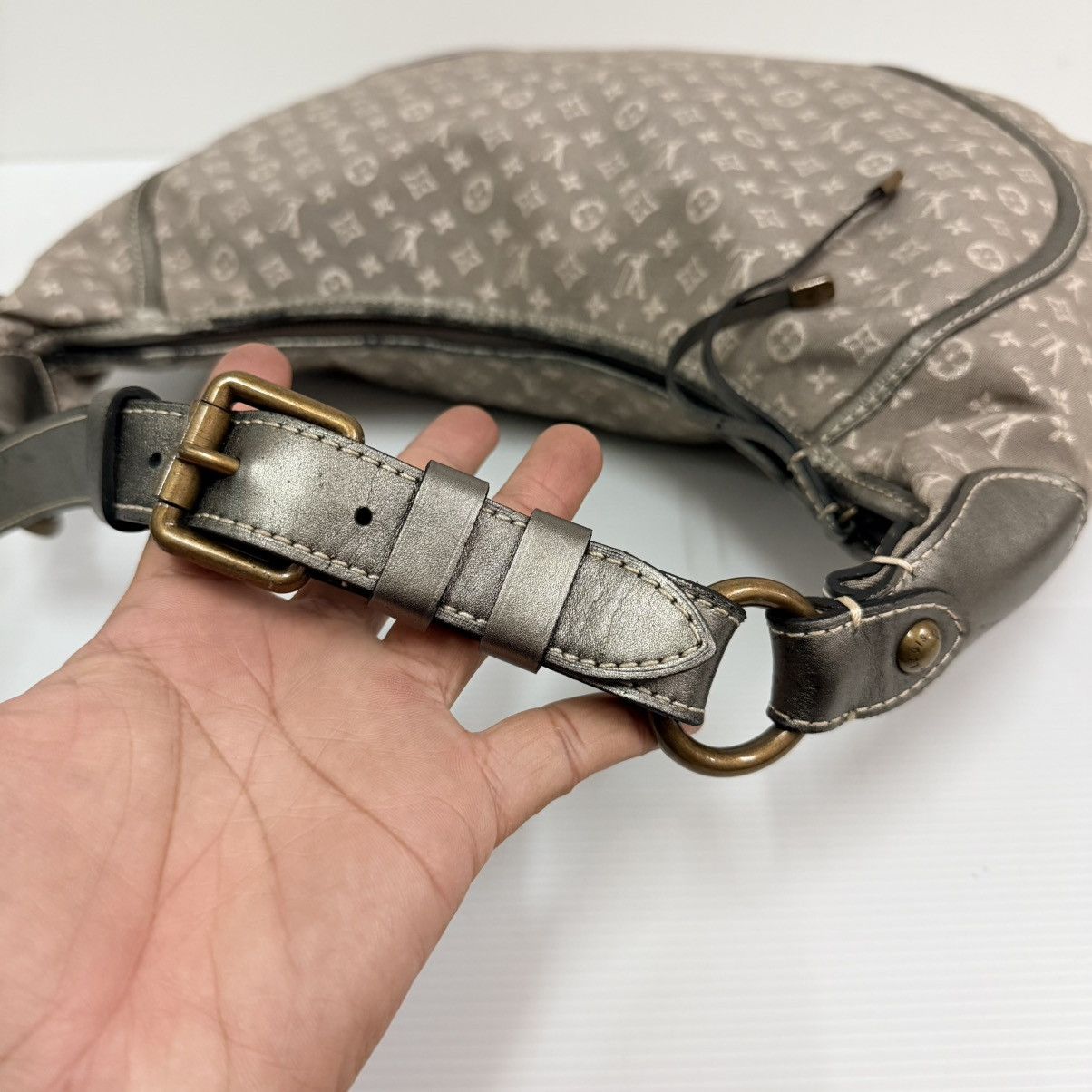 Louis Vuitton Louis Vuitton Minilin Silver Shoulder Hobo Bag Size ONE SIZE - 8 Thumbnail