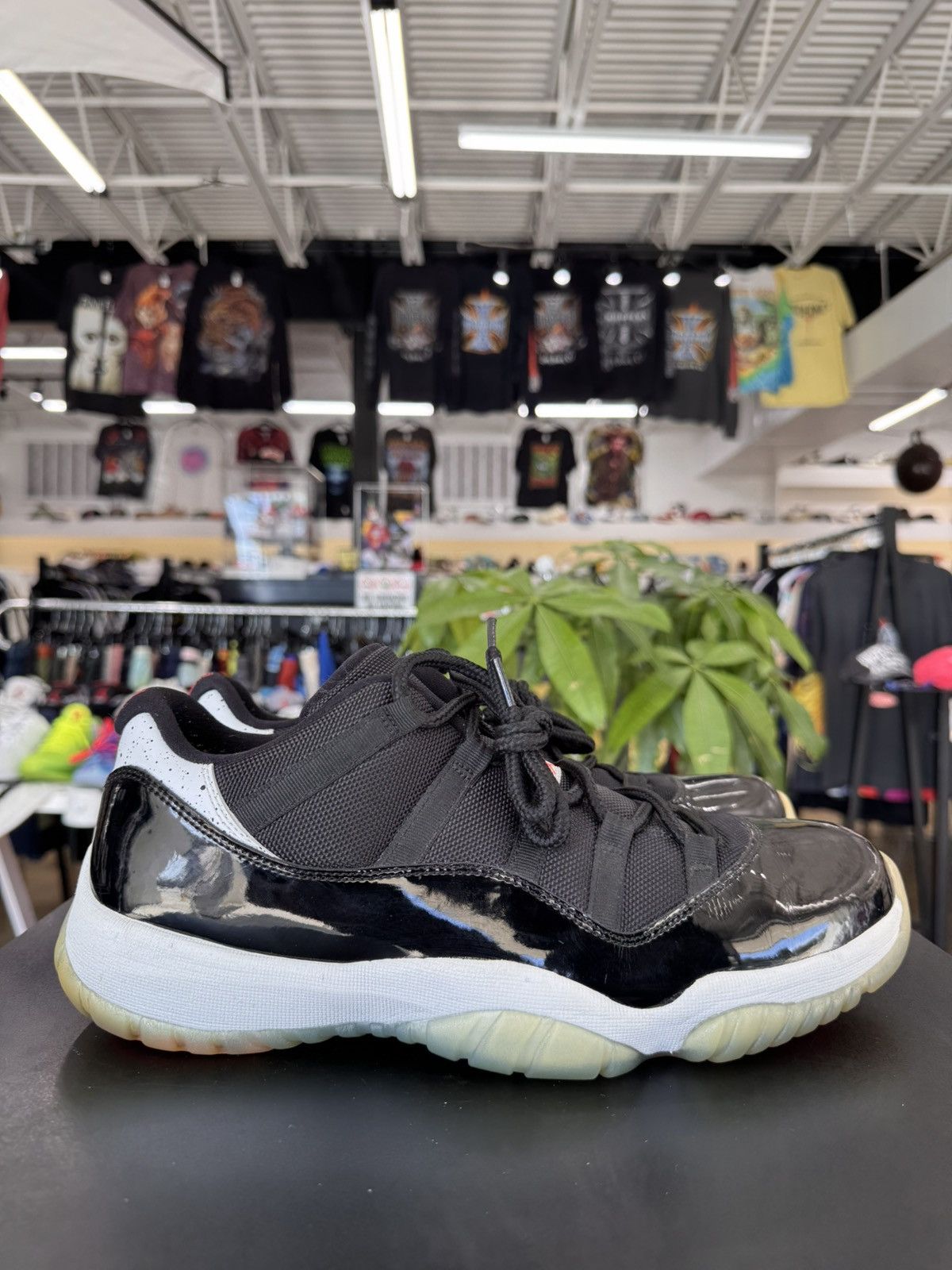 Jordan Brand Air Jordan 11 Low Infrared Size 11.5 (2014) Size US 11.5 / EU 44-45 - 6 Thumbnail