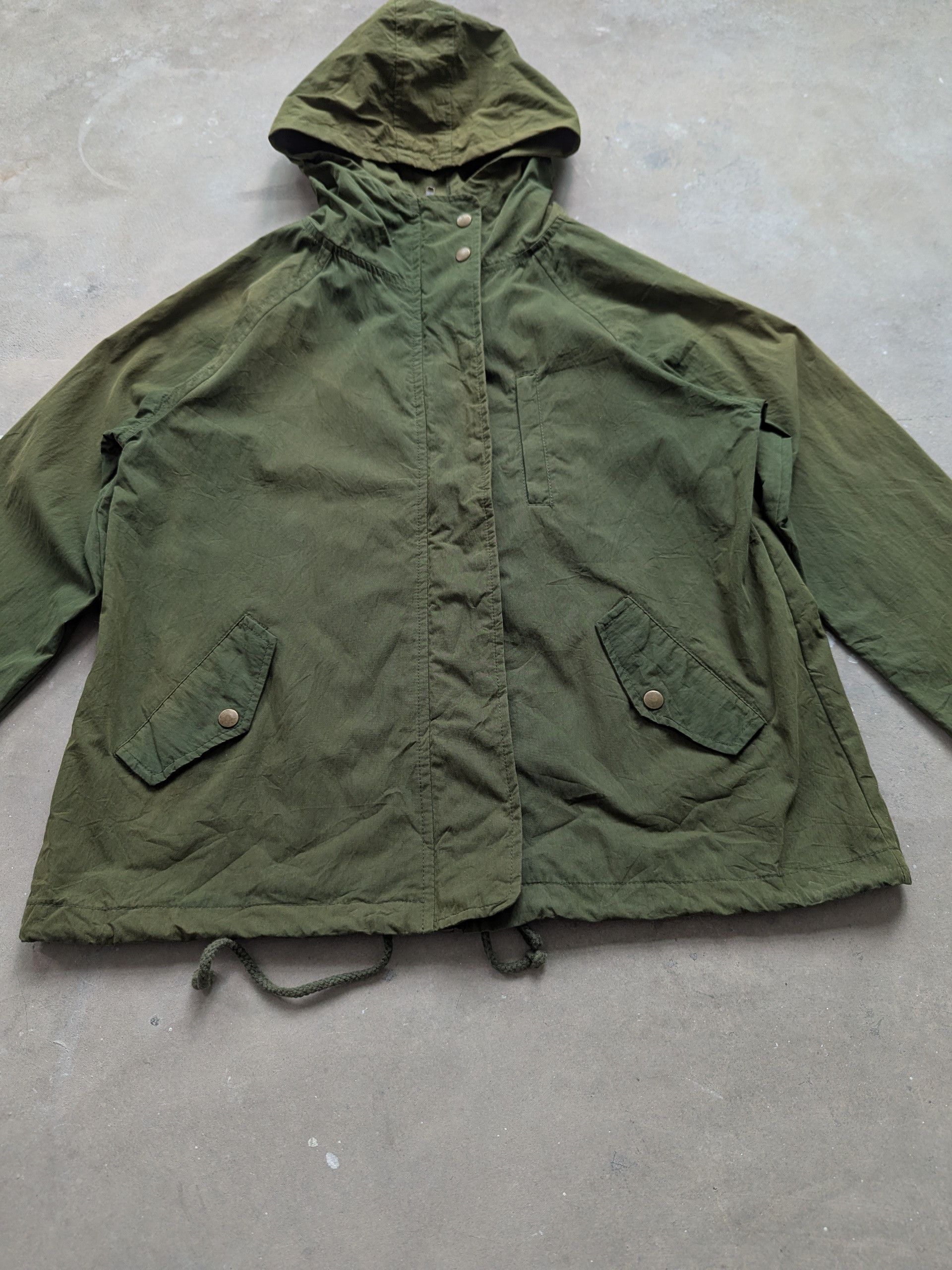 Japanese Brand × Vintage Vintage Hoodie Windbreaker Jacket Sun Faded by Loytaa Size US M / EU 48-50 / 2 - 6 Thumbnail