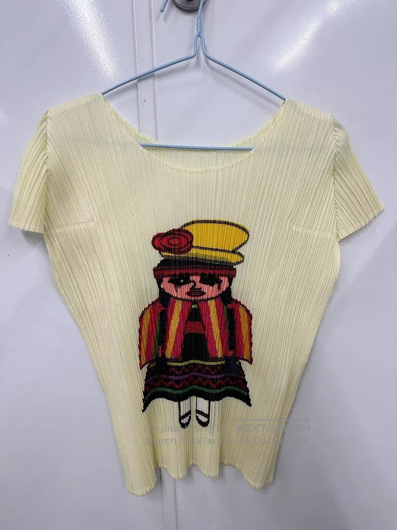 Issey Miyake Issey Miyake Beige Short Sleeve T-shirt Size L / US 10 / IT 46 - 1 Thumbnail