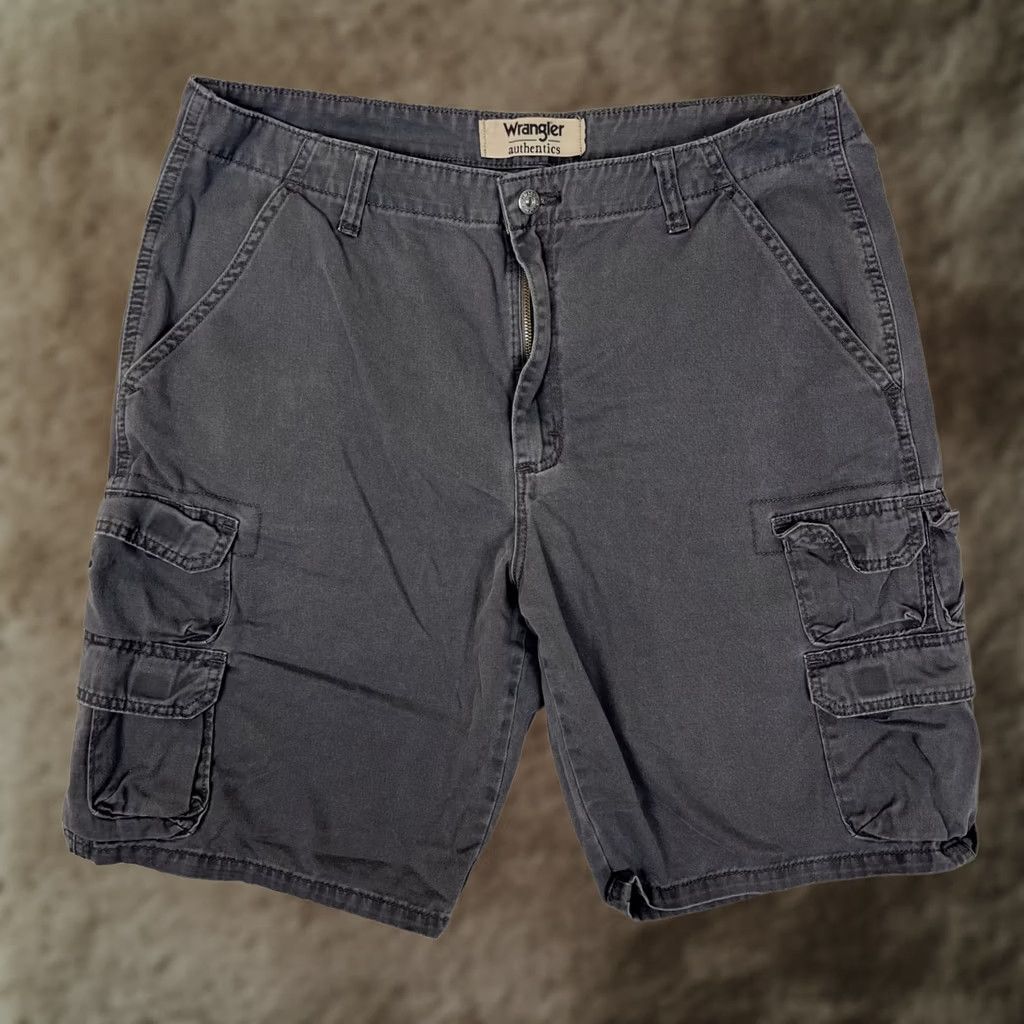 Wrangler Wrangler Shorts Mens 46 Cargo 10 Inseam Beige Cotton Spandex Pockets Relaxed Regular Army Cargo Pocket Vintage No Size US 30 / EU 46 - 1 Thumbnail