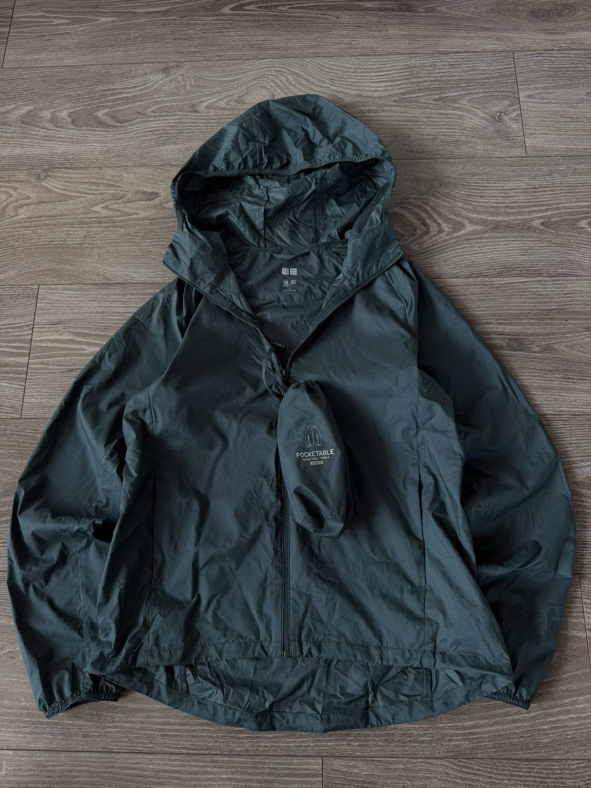 Uniqlo Uniqlo Hybrid Packable Outwear Monochrome Urban Style Jacket Size S / US 4 / IT 40 - 13 Thumbnail
