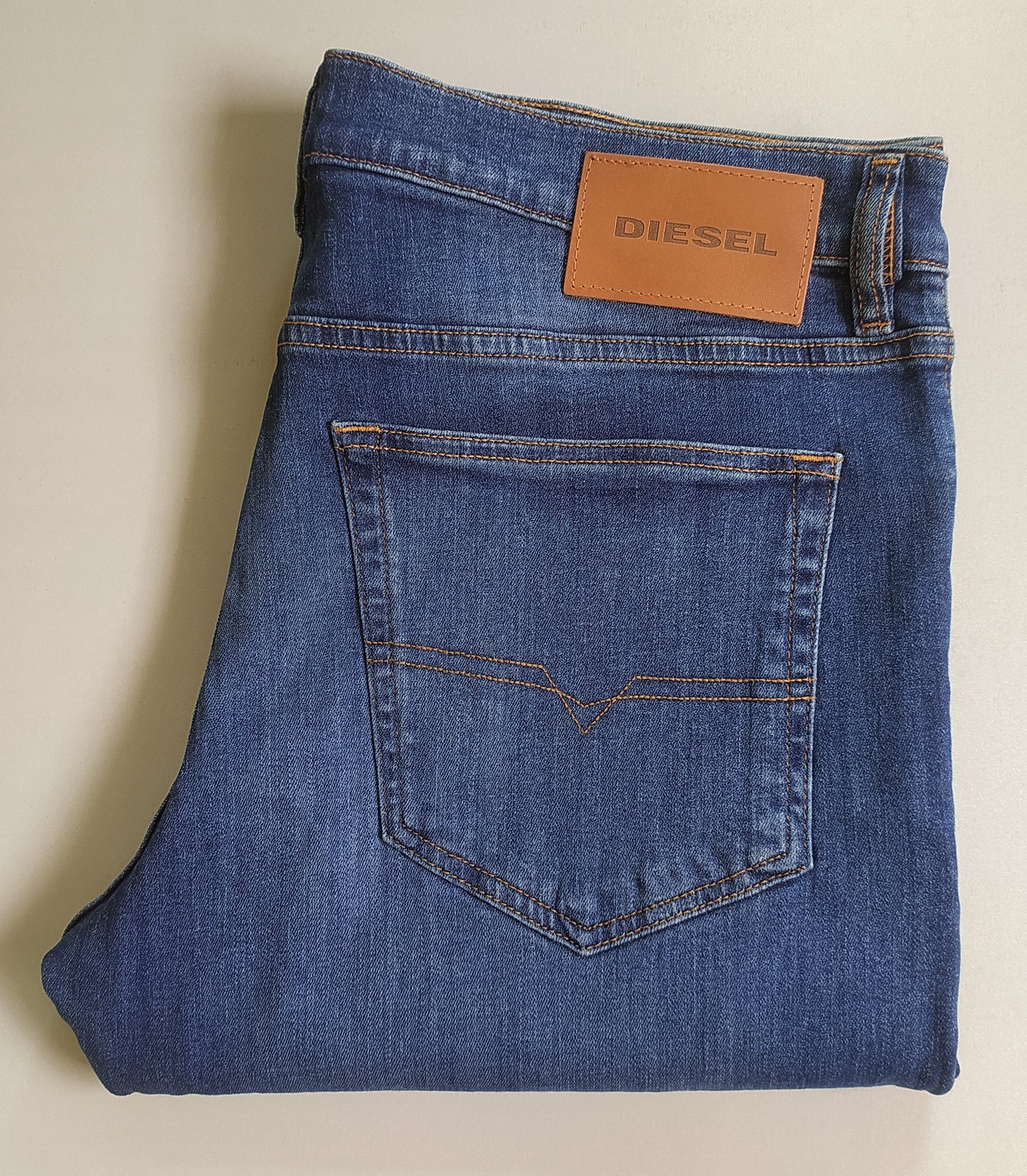 Diesel Diesel D-LUSTER-0GDAN Men's Jeans Free Shipping T/ 9853 Size US 36 / EU 52 - 1 Thumbnail